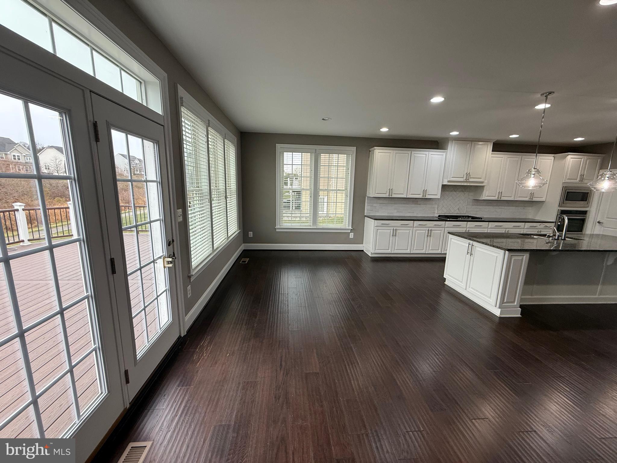 DAWSON'S CORNER - Residential Lease