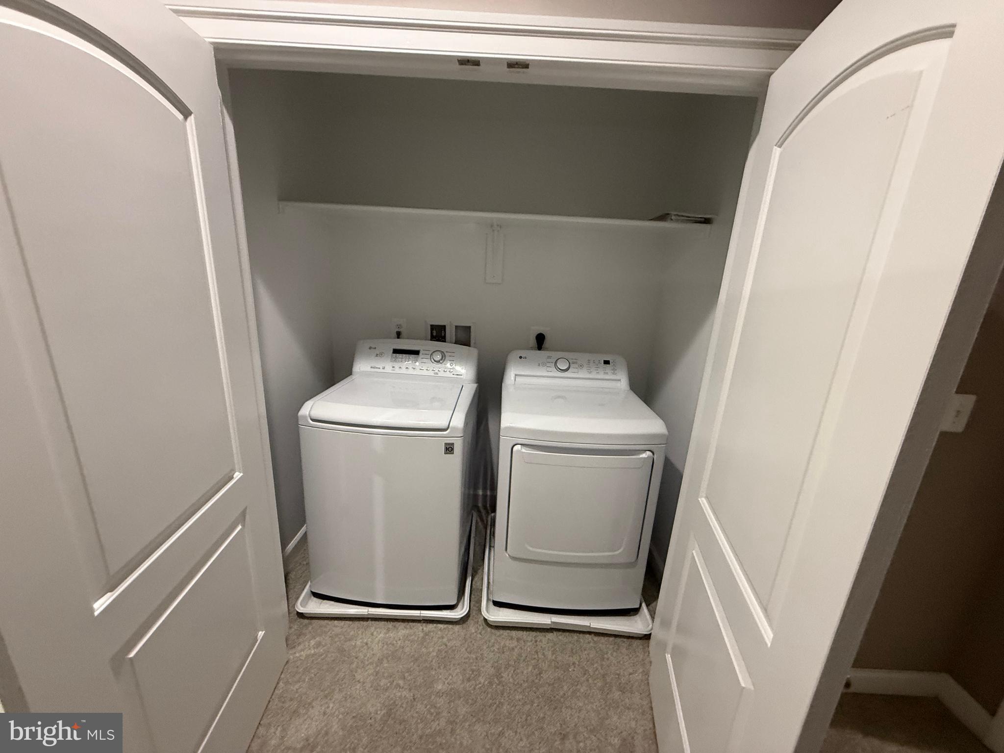 DAWSON'S CORNER - Residential Lease