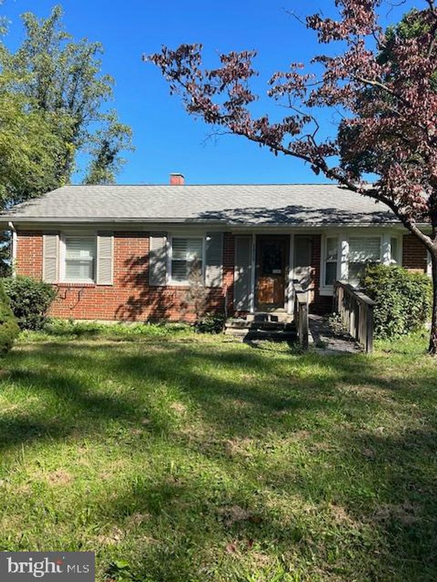 Combination estate sale (being sold "as is" and pre-approved short sale (Buyer to pay all closing costs).
2bd/1ba brick rancher in need of upgrading/remodeling.  Full lower level partially improved.  Deck off of dining room, fenced back yard. PR and loan servicer prefer using Gemini Title