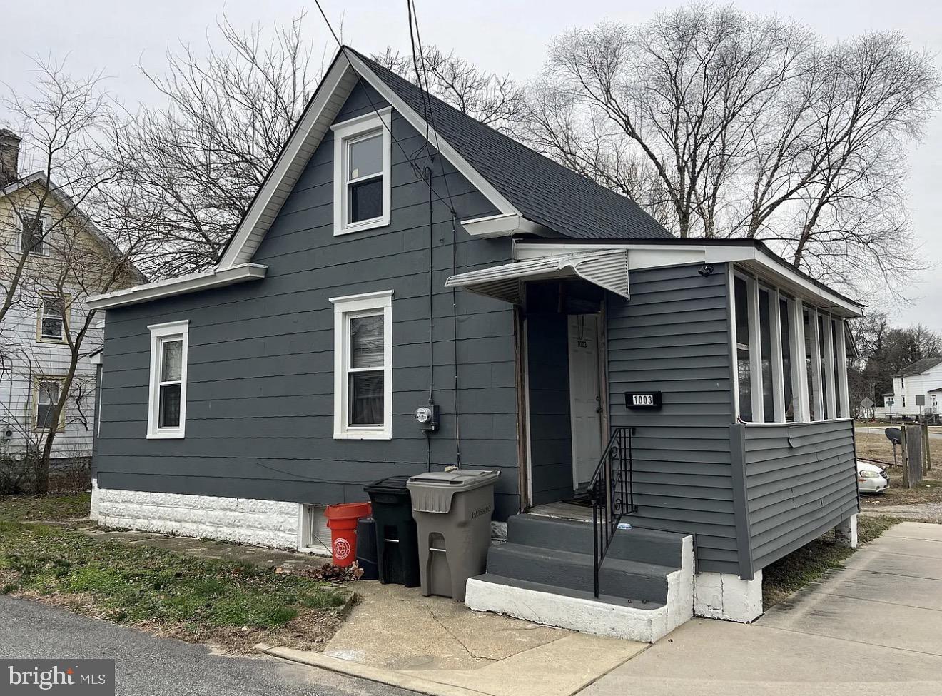 1003 HOFFMAN AVENUE