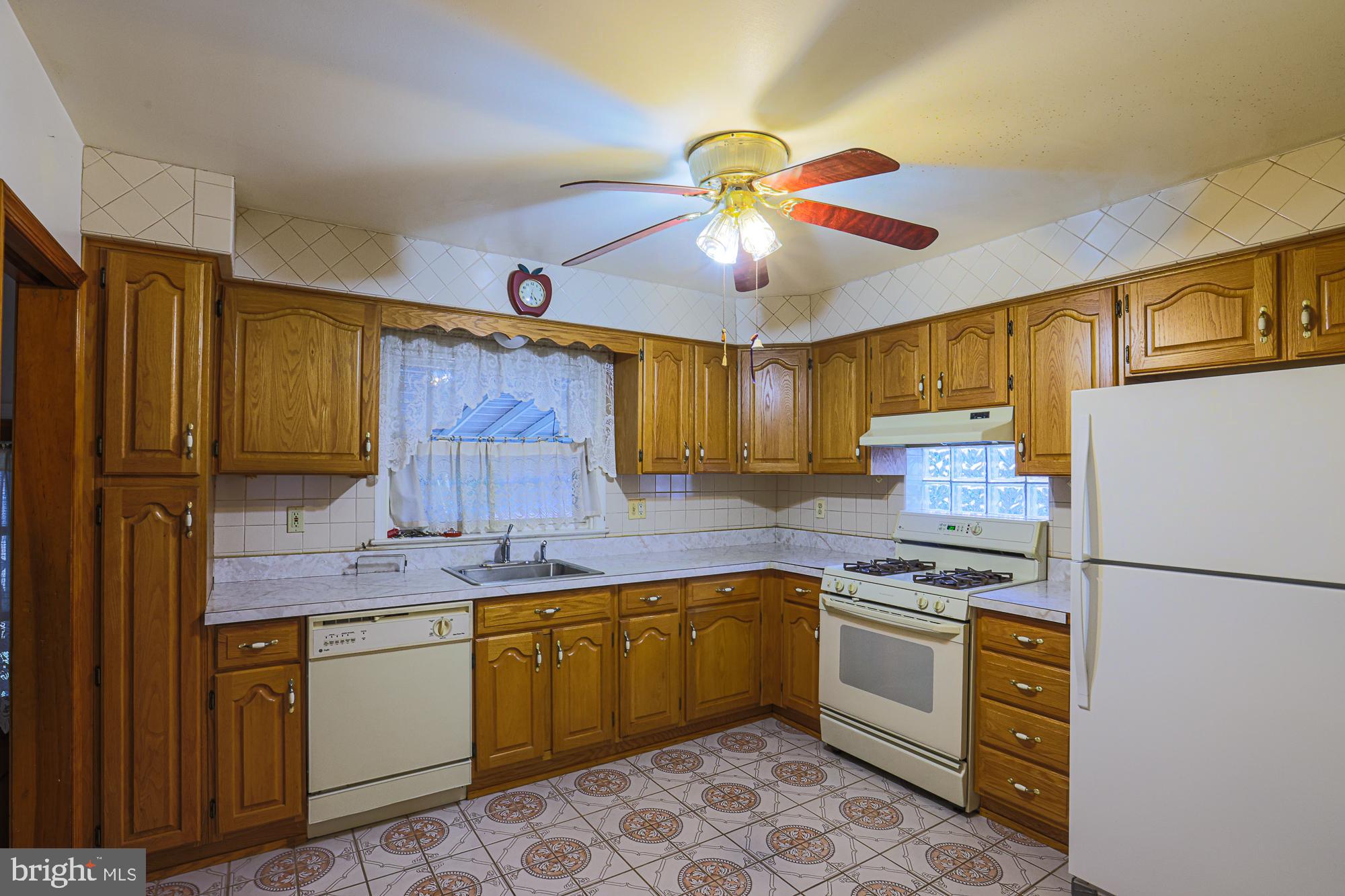 HAZELWOOD MANOR - Residential