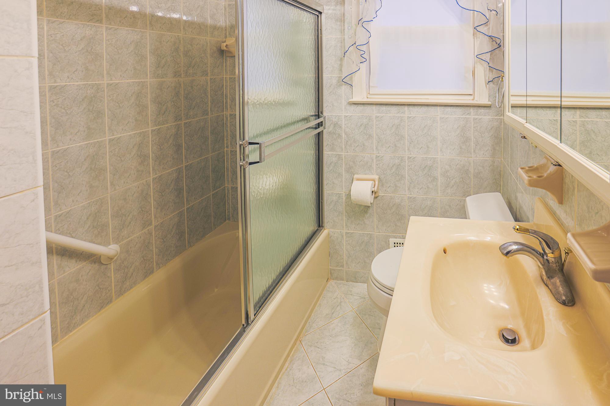 HAZELWOOD MANOR - Residential