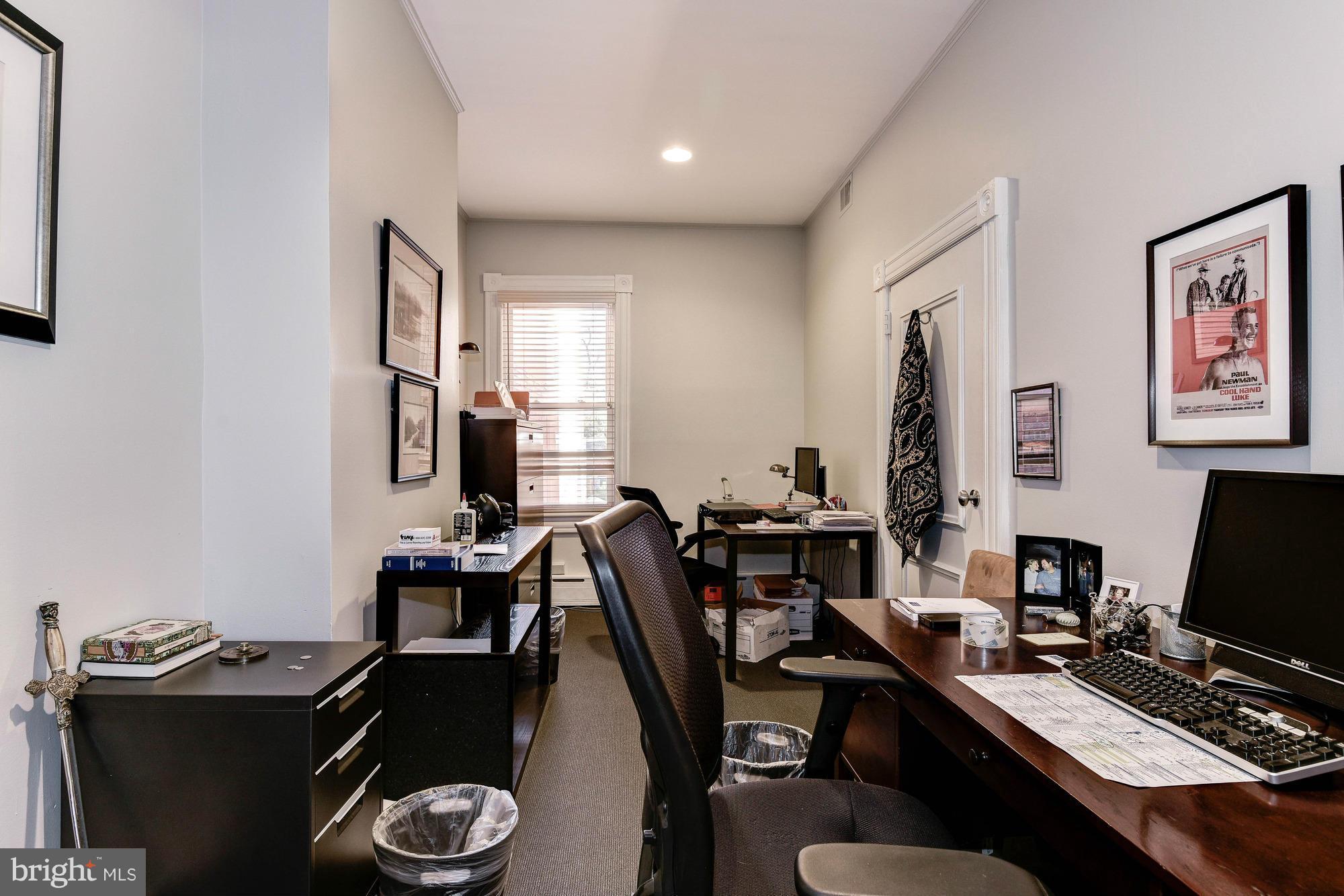 CAPITOL HILL - Commercial Sale