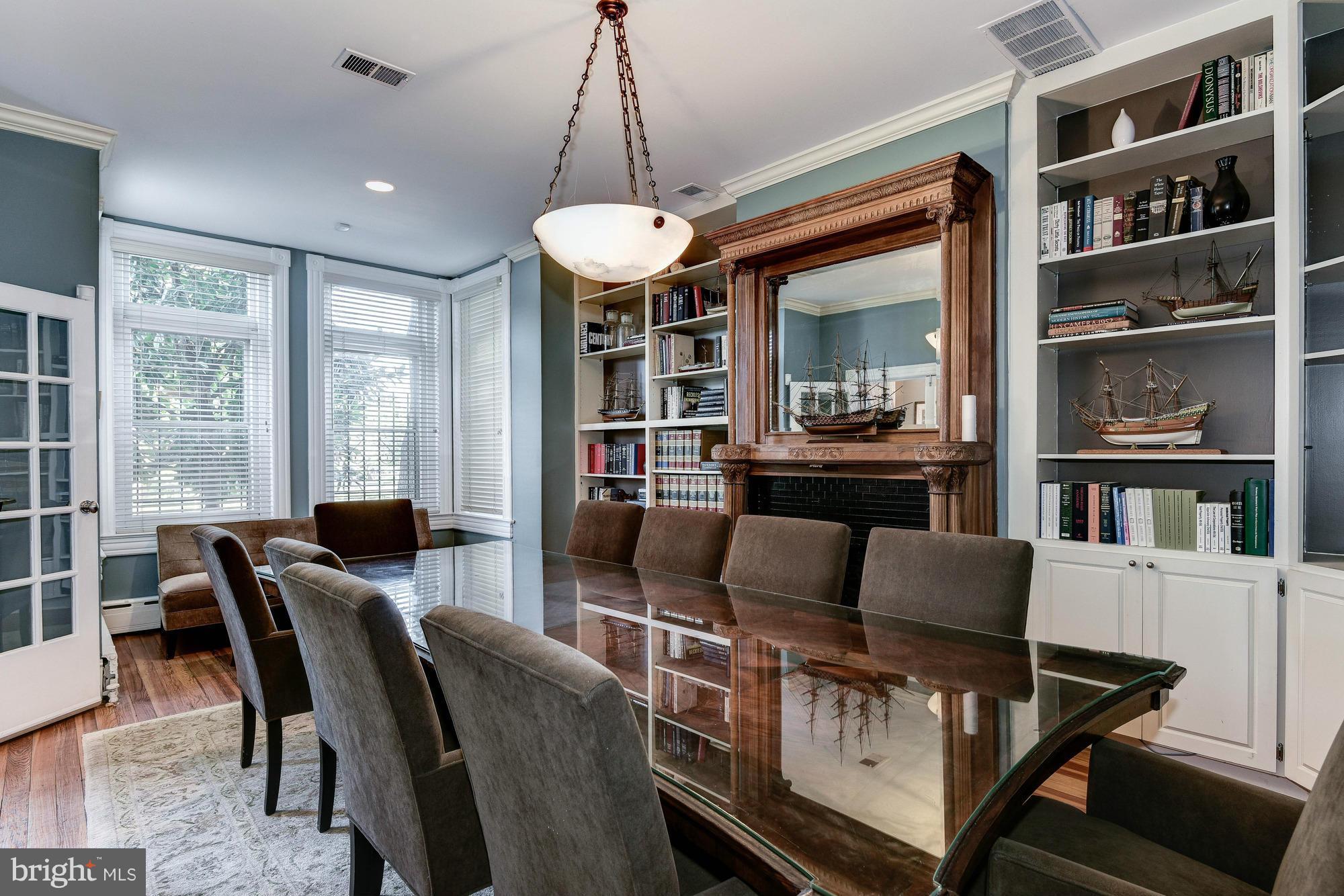 CAPITOL HILL - Commercial Sale