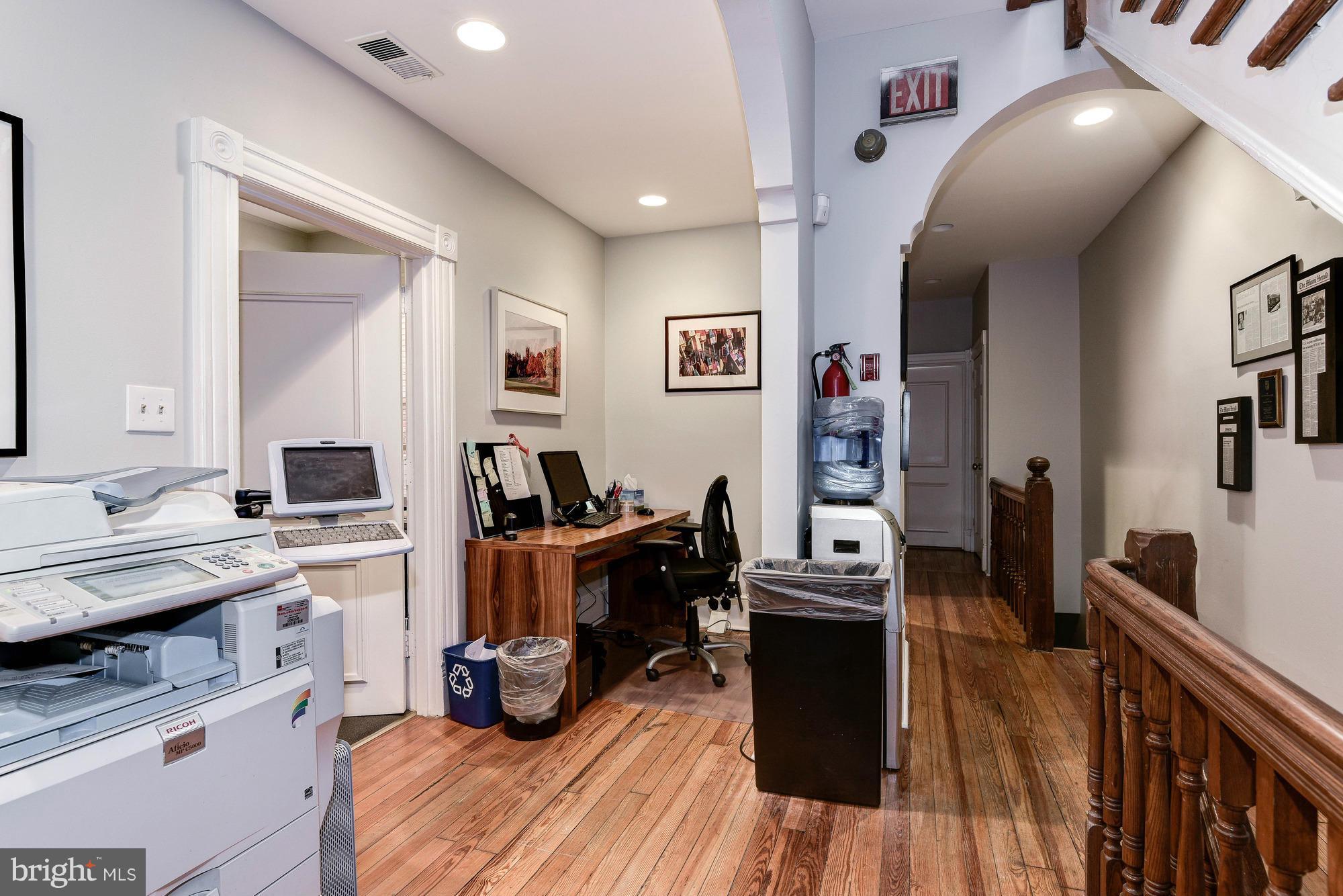 CAPITOL HILL - Commercial Sale