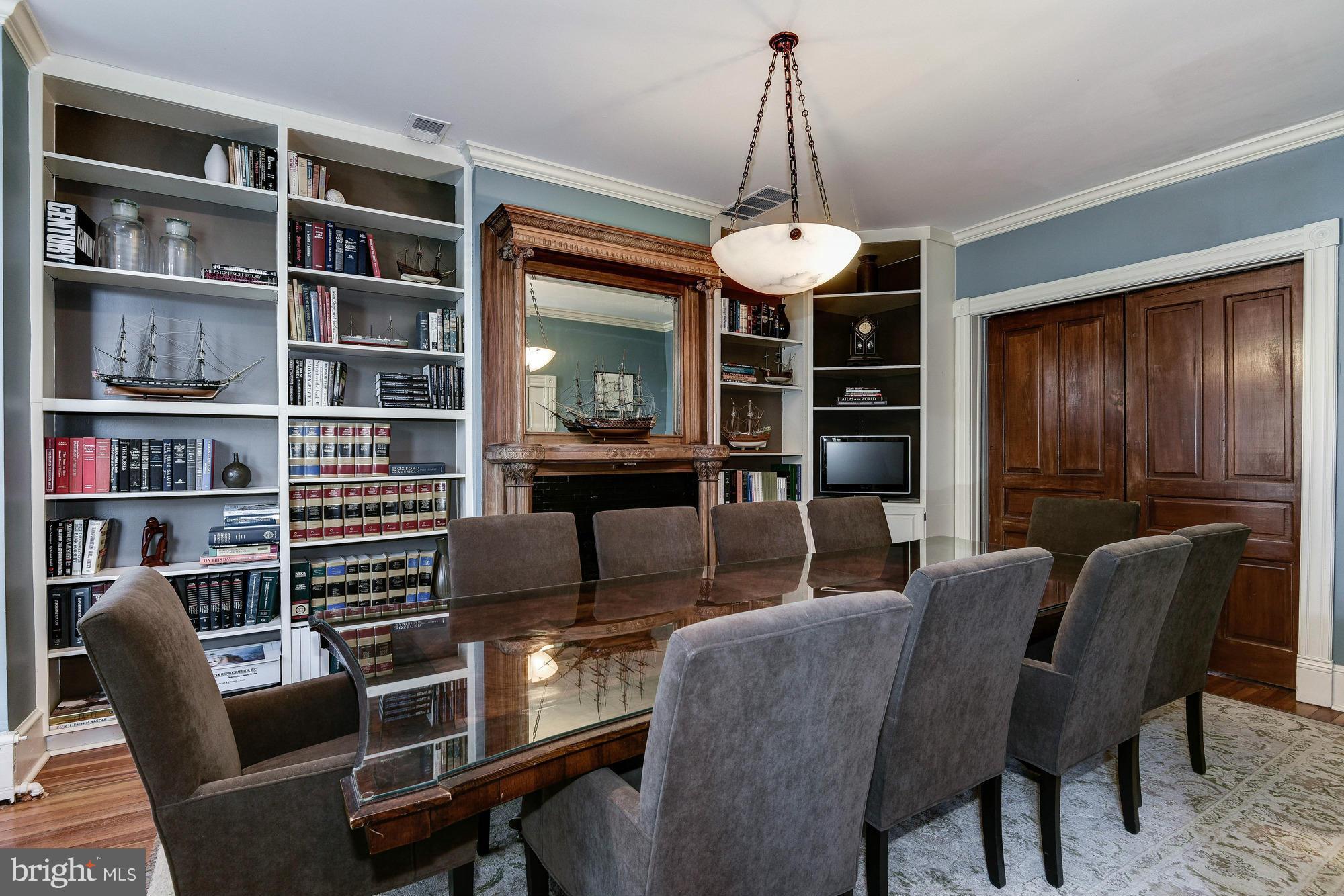 CAPITOL HILL - Commercial Sale