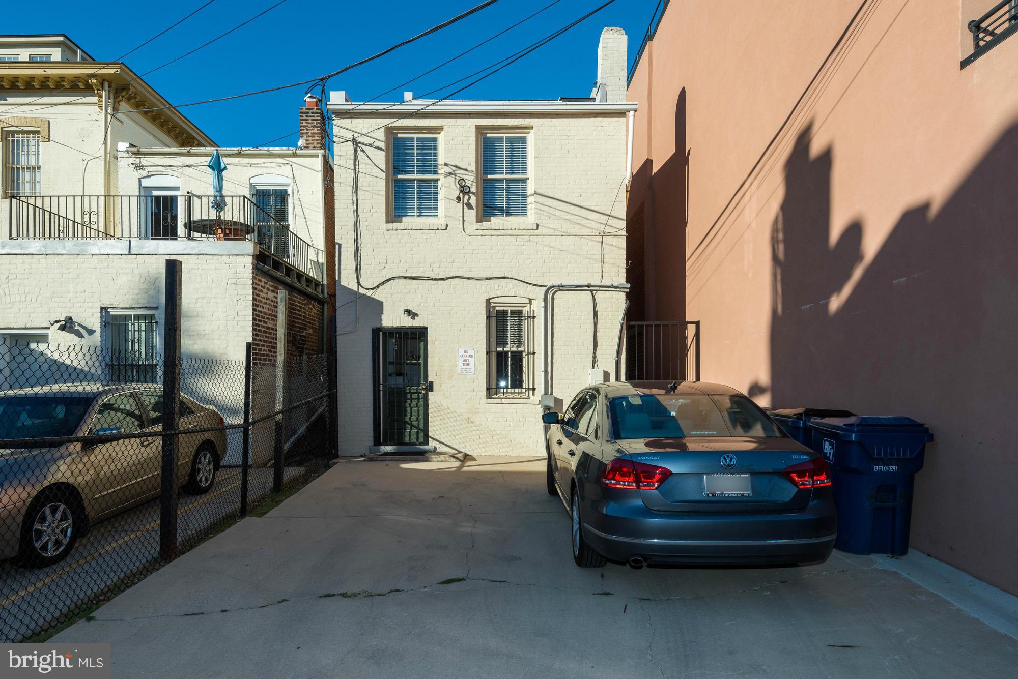 CAPITOL HILL - Commercial Sale