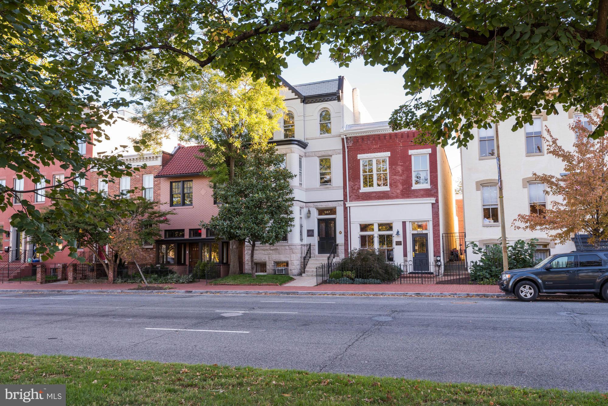 CAPITOL HILL - Commercial Sale