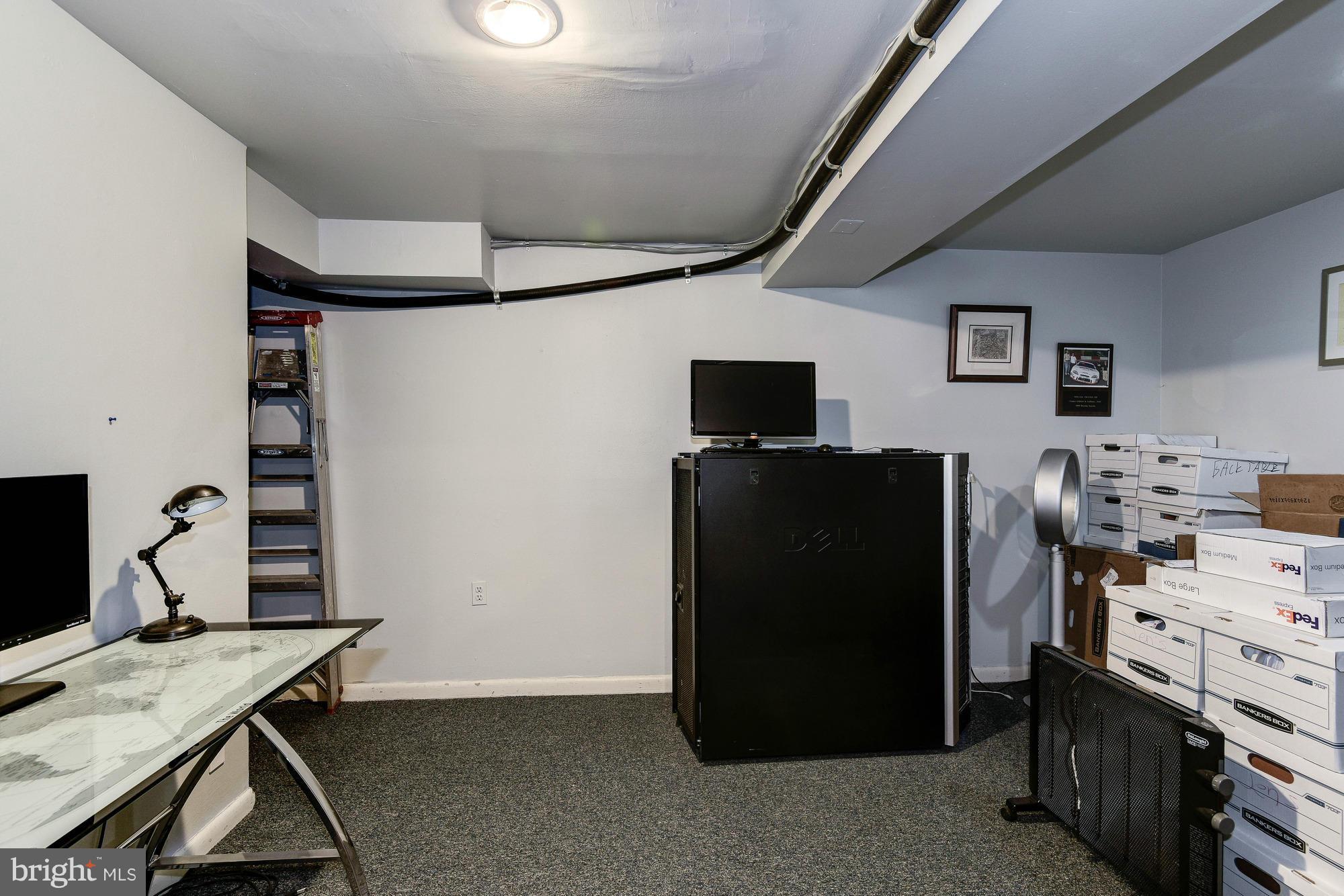 CAPITOL HILL - Commercial Sale