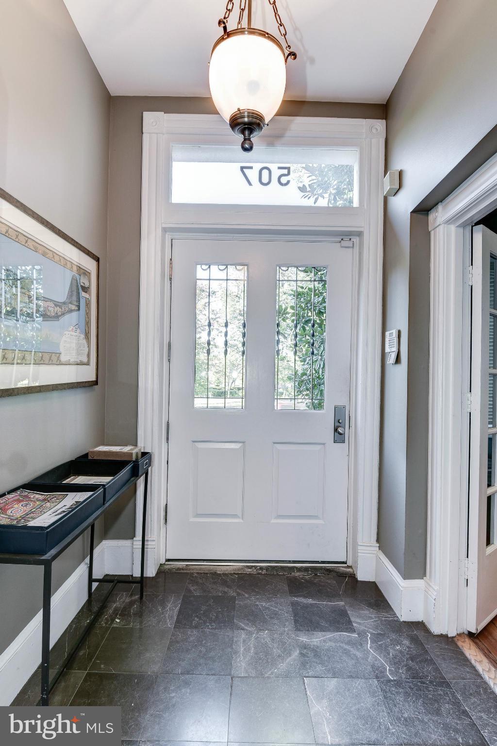 CAPITOL HILL - Commercial Sale