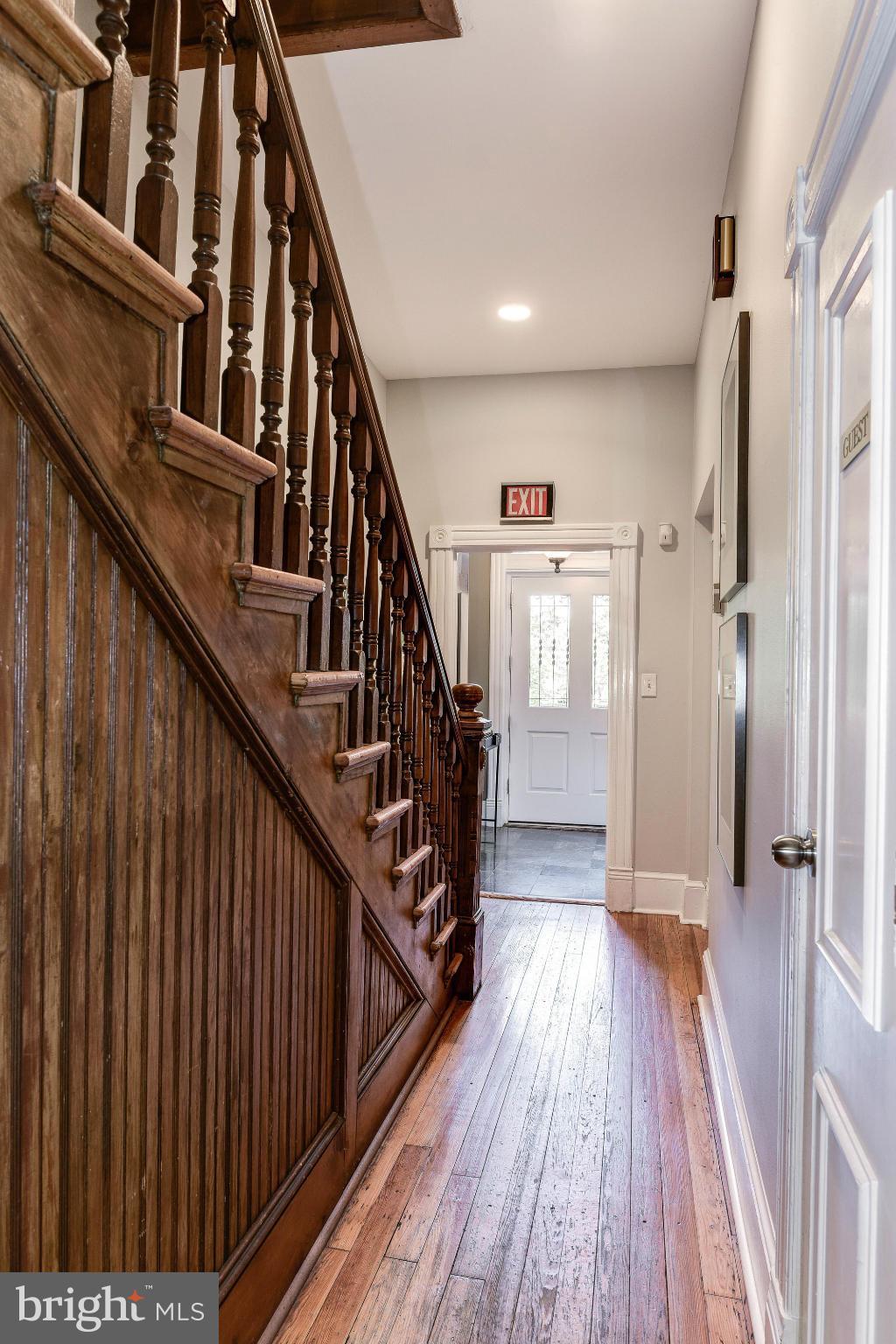 CAPITOL HILL - Commercial Sale