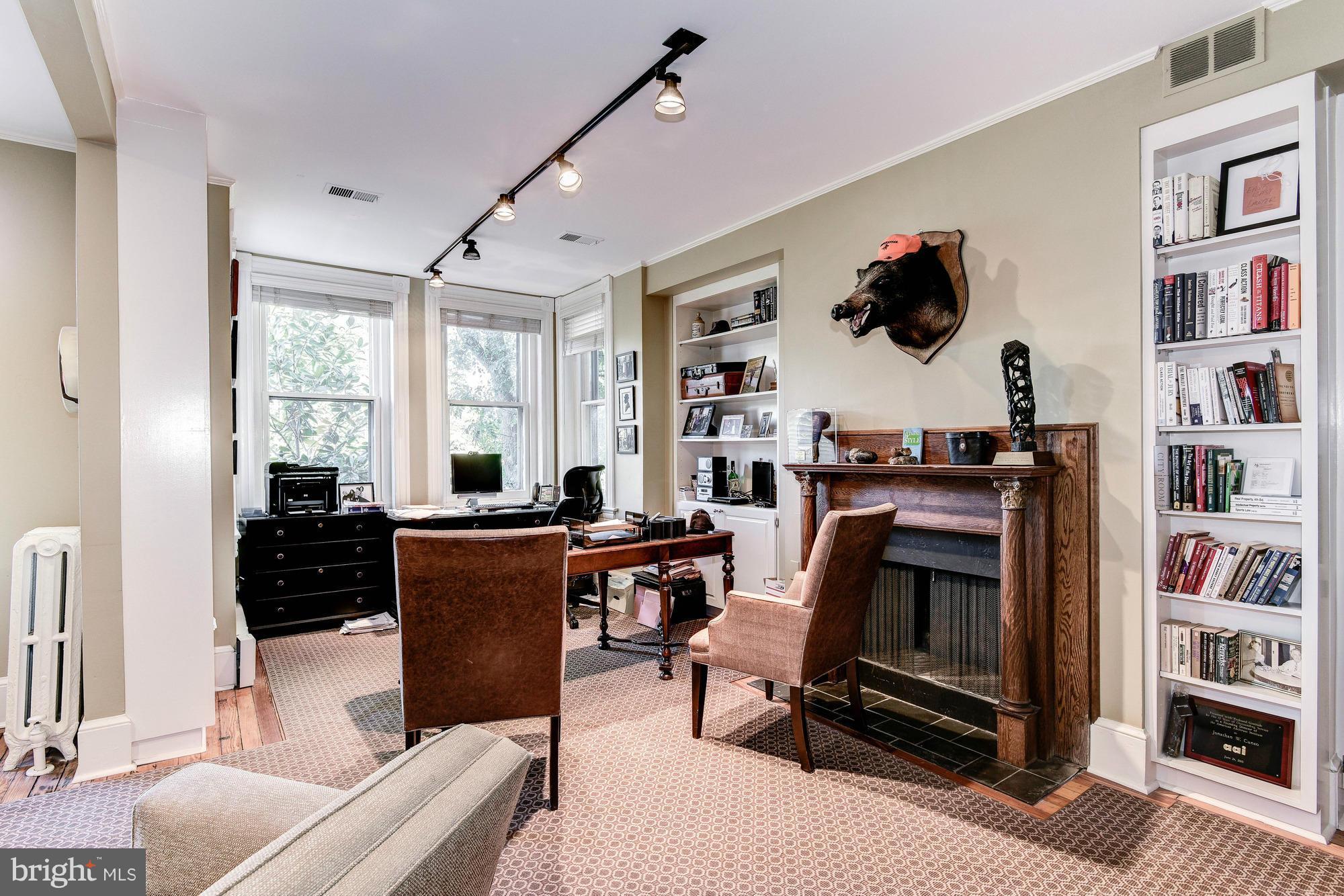 CAPITOL HILL - Commercial Sale