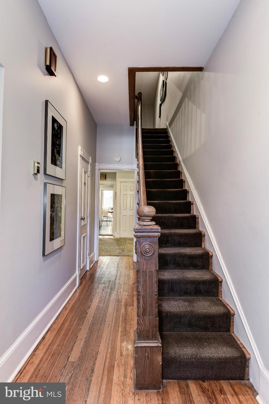 CAPITOL HILL - Commercial Sale