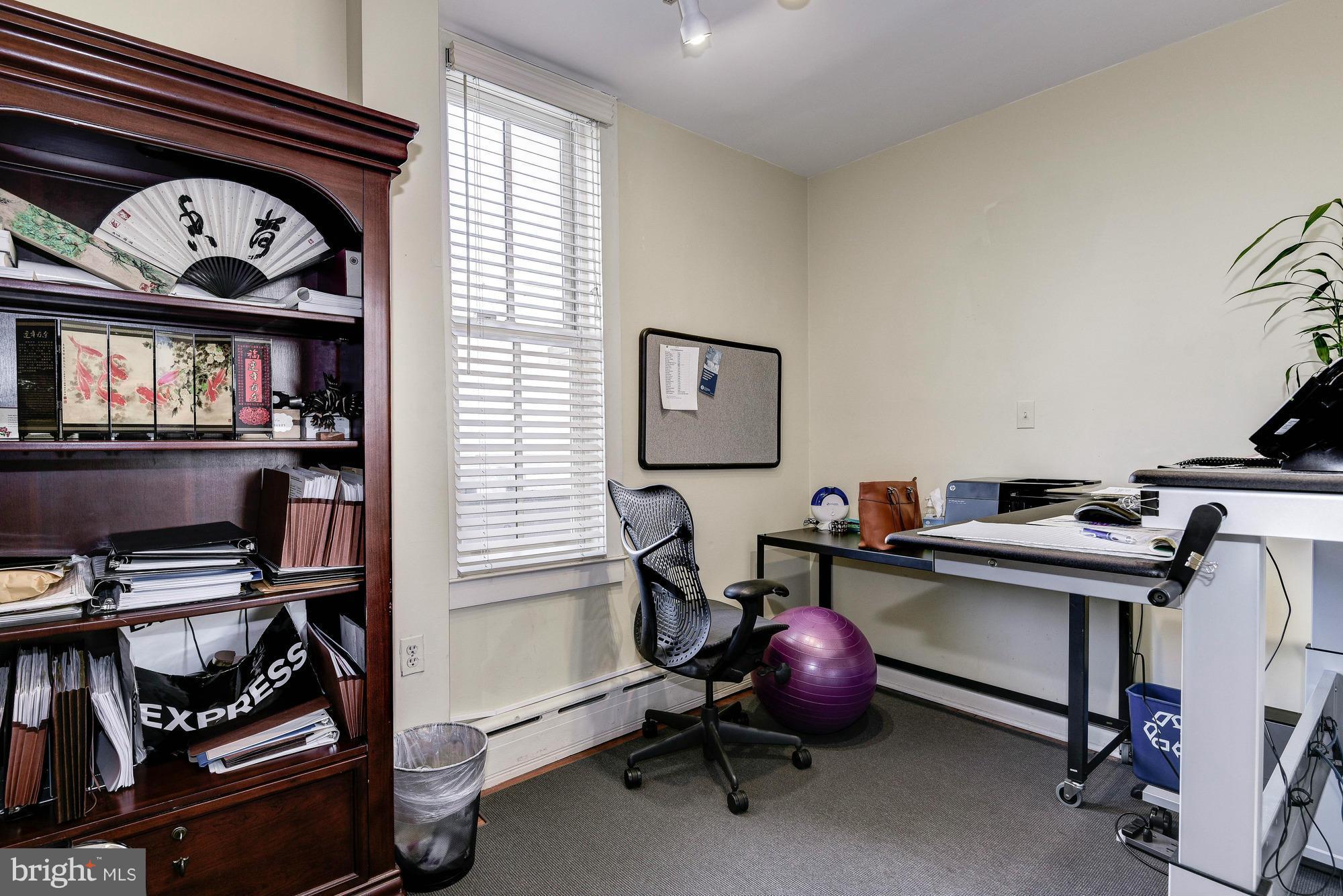 CAPITOL HILL - Commercial Sale