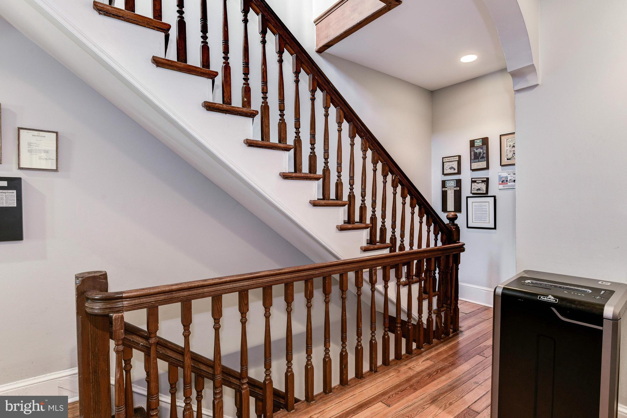 CAPITOL HILL - Commercial Sale