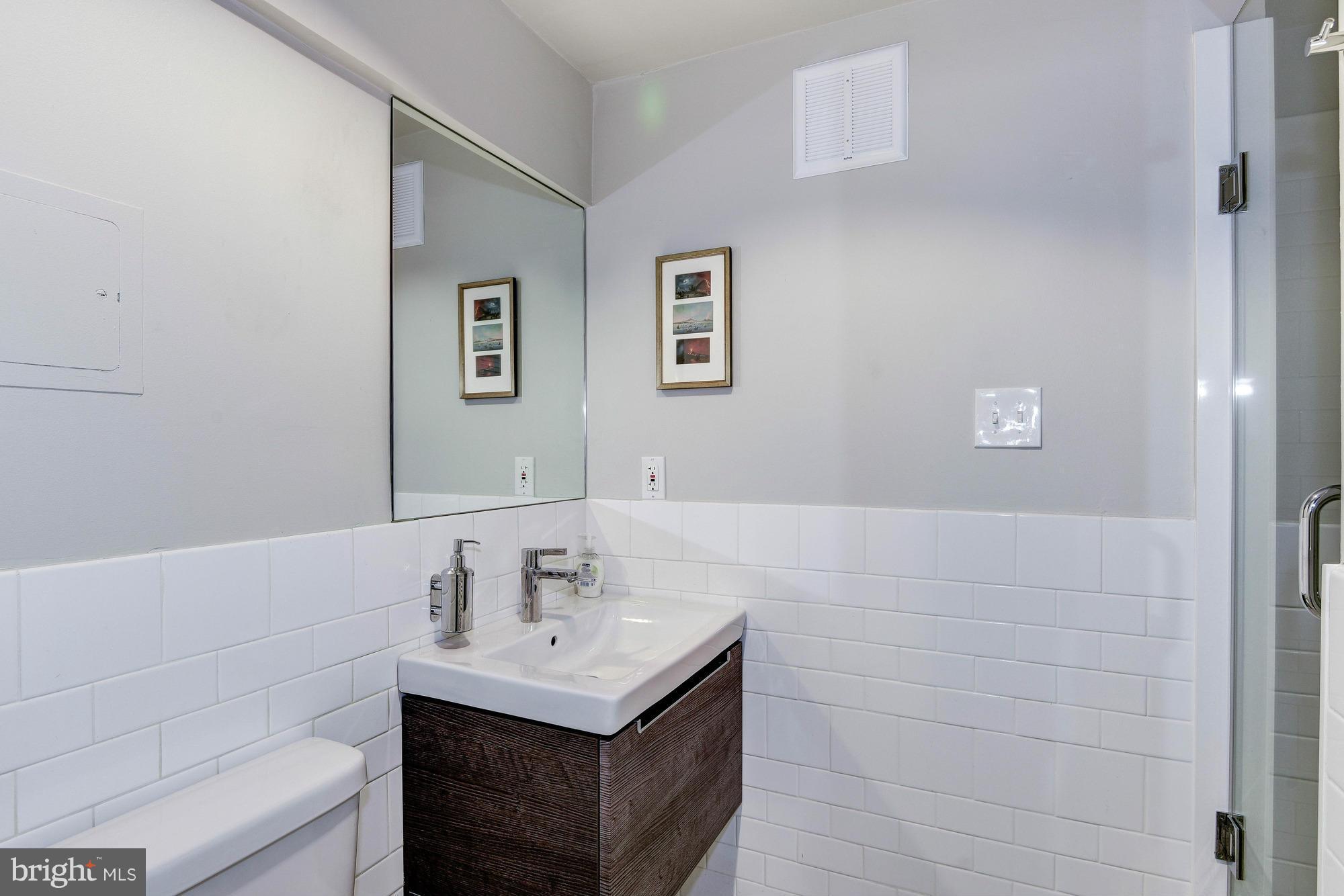 CAPITOL HILL - Commercial Sale