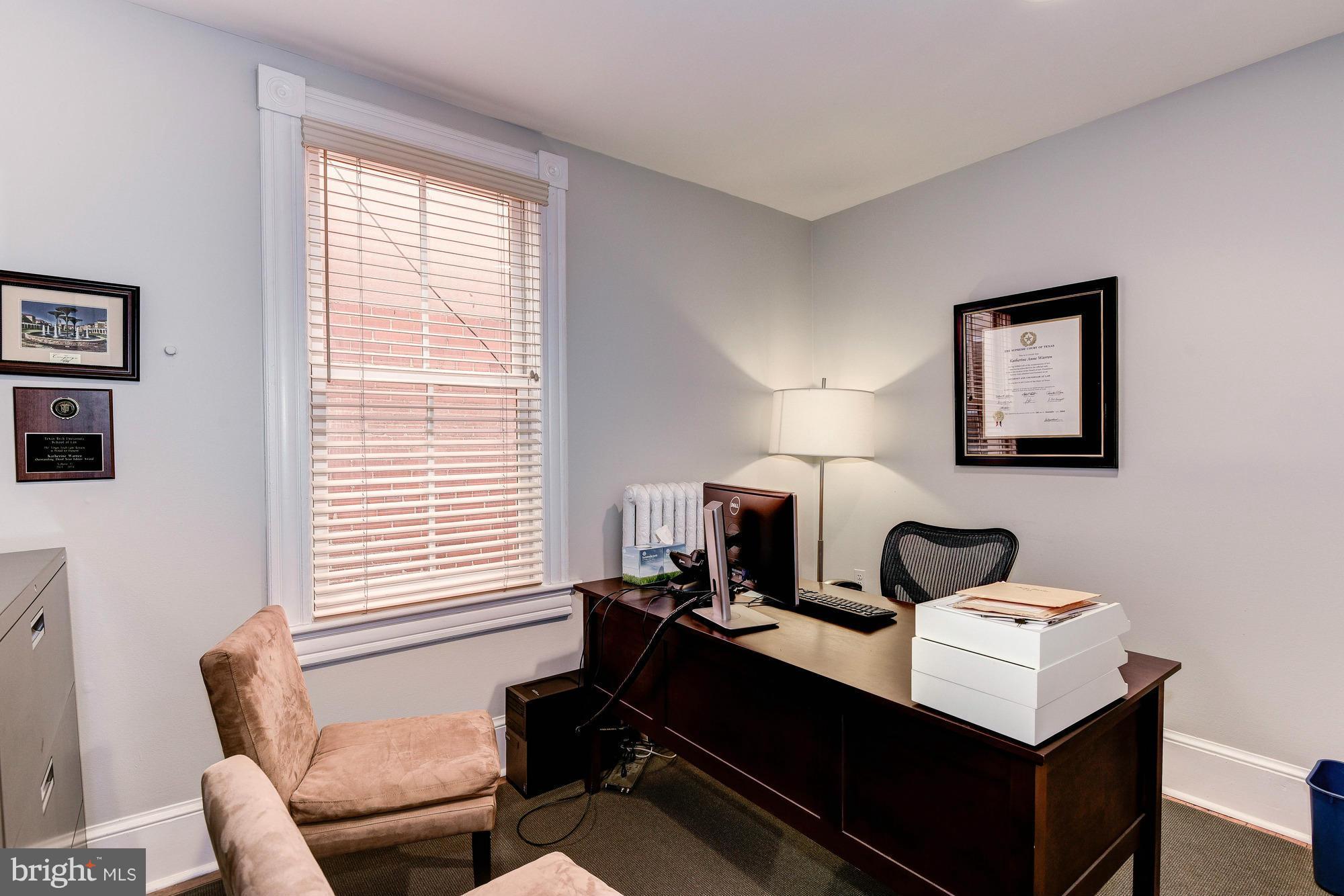 CAPITOL HILL - Commercial Sale