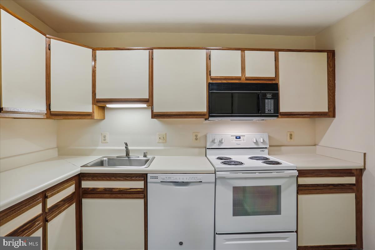 18401 GUILDBERRY DRIVE 104