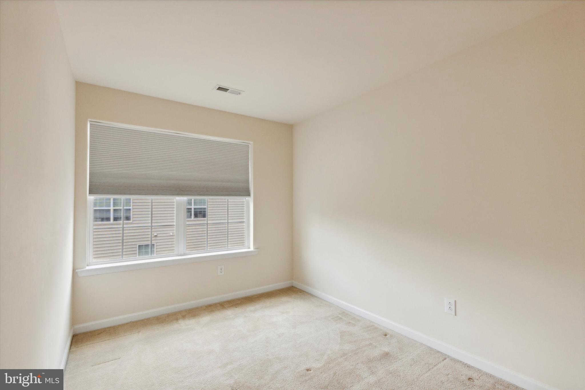 HANOVER SQUARE - Residential