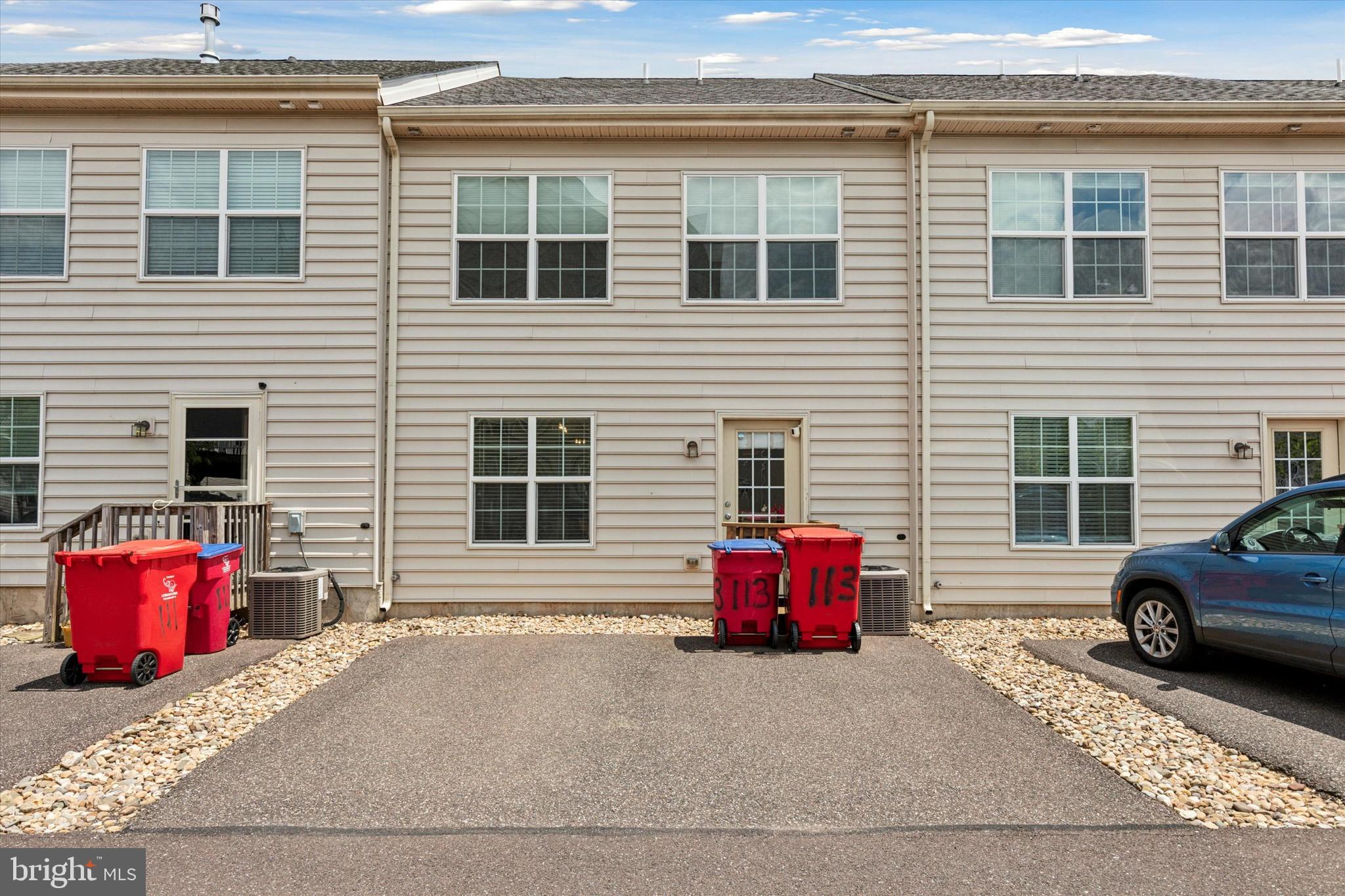 HANOVER SQUARE - Residential