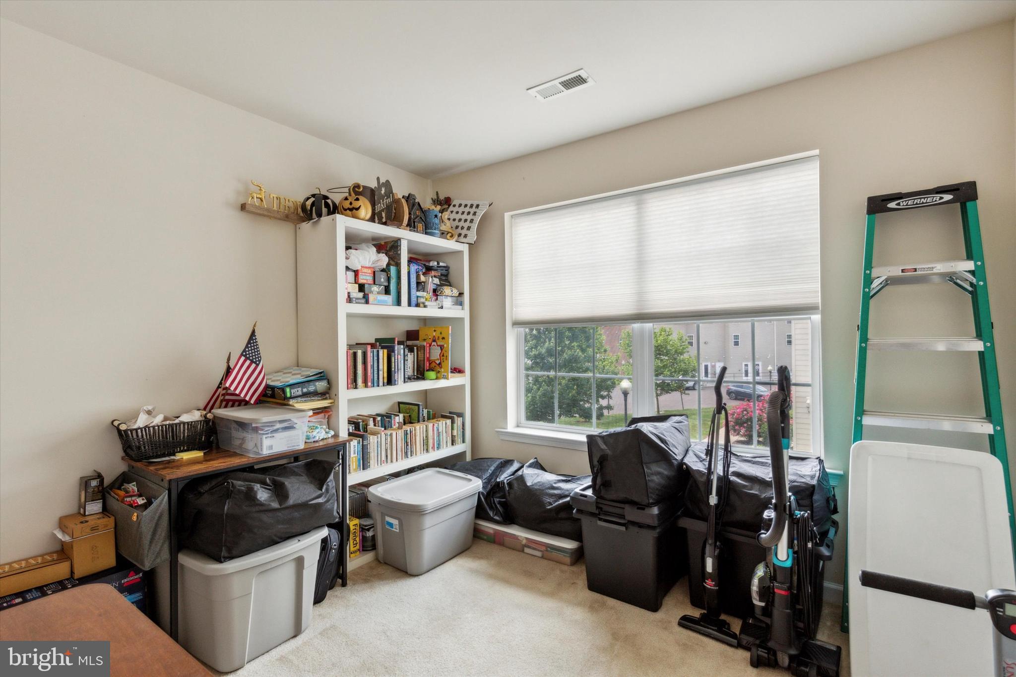 HANOVER SQUARE - Residential