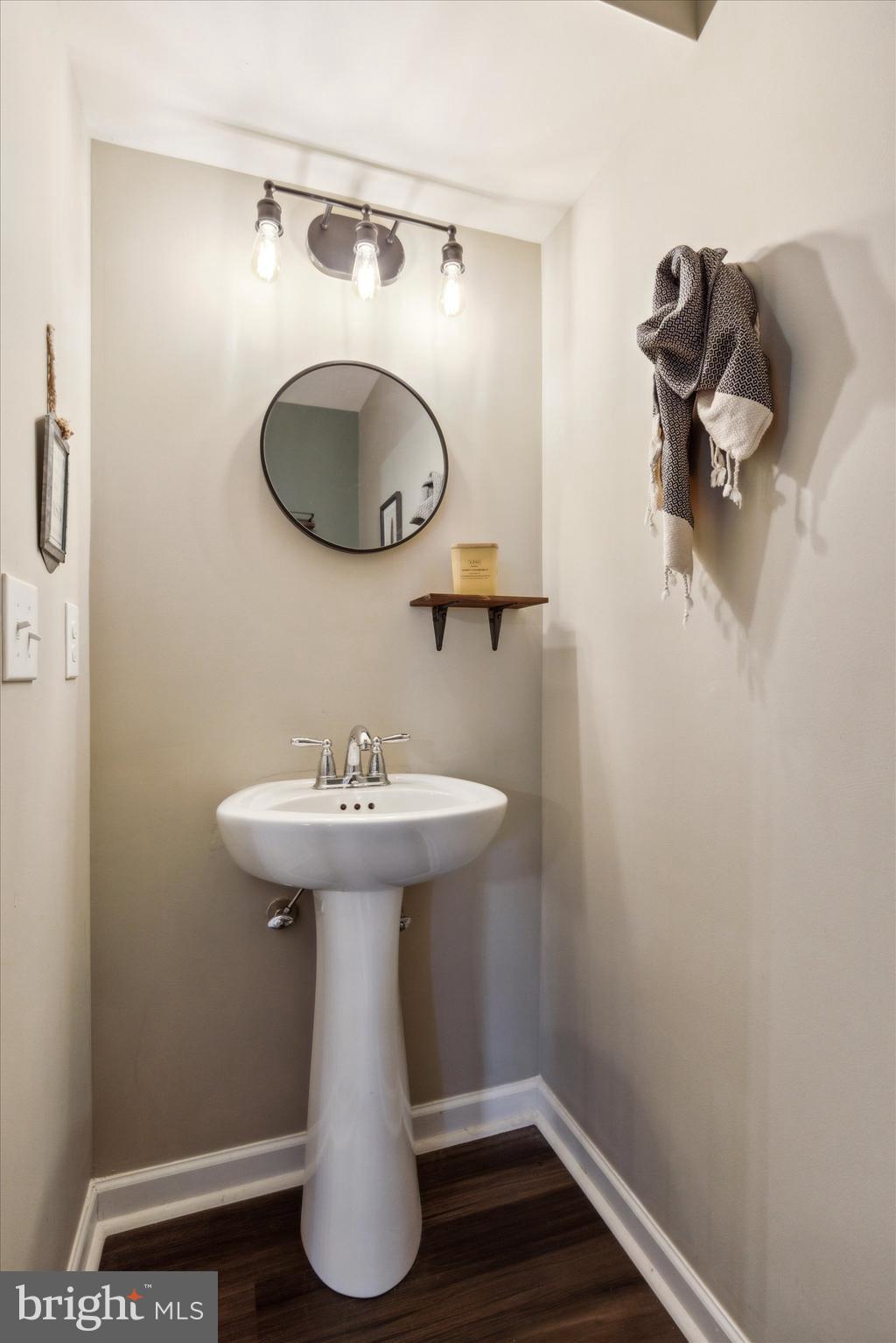 HANOVER SQUARE - Residential