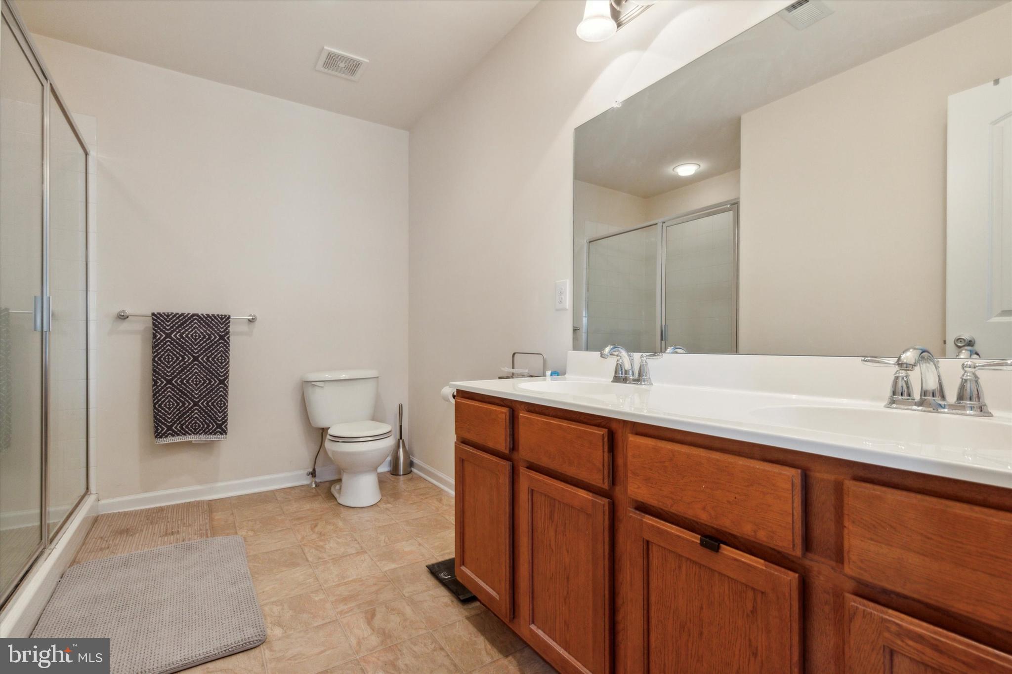 HANOVER SQUARE - Residential