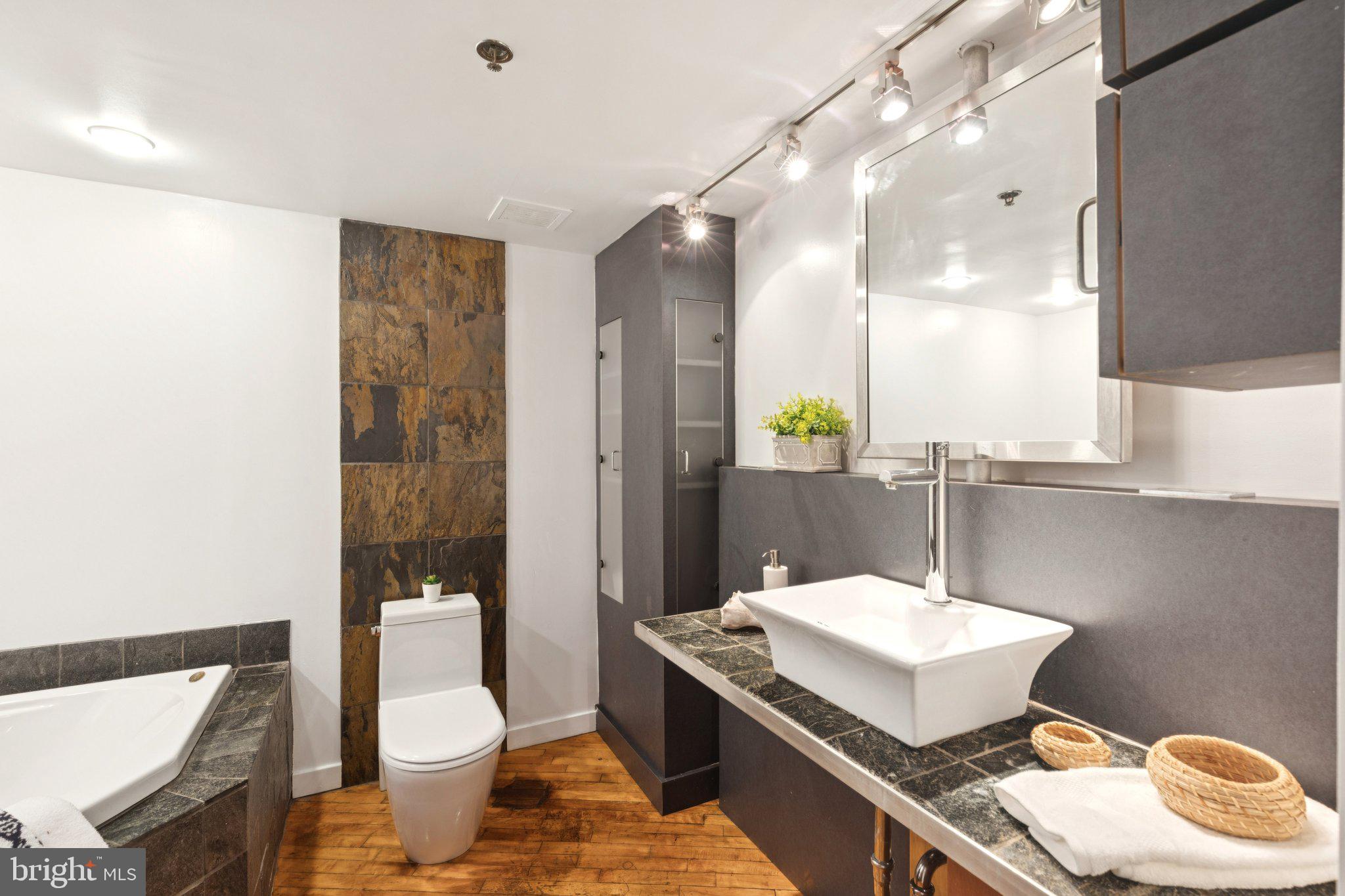 CALLOWHILL - Residential