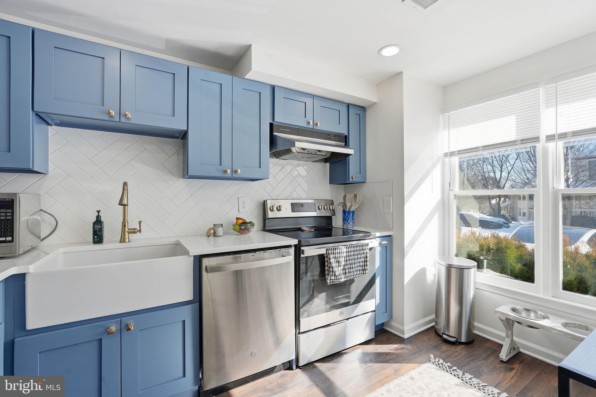 RESTON - Residential