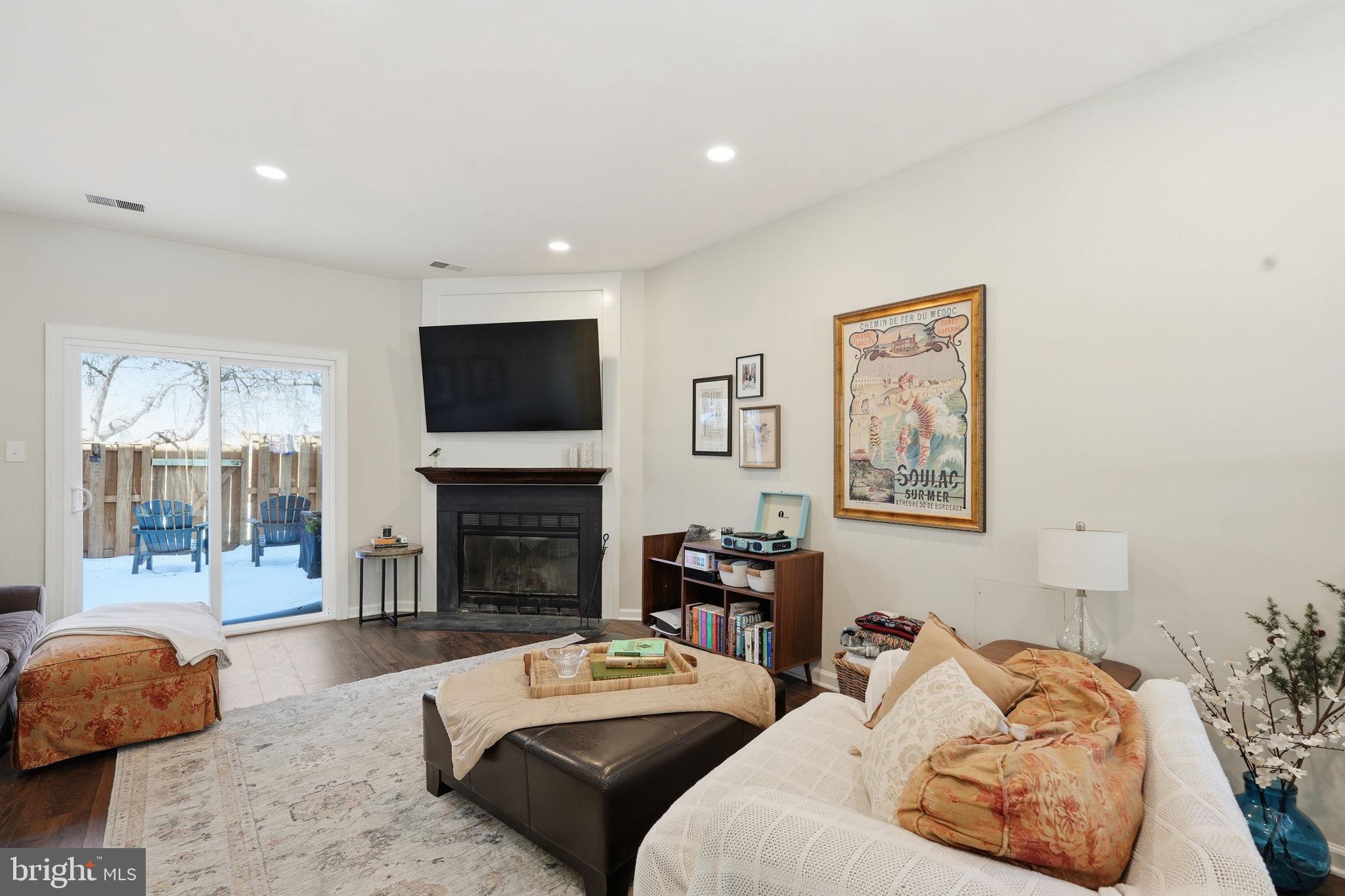 2114 WHISPERWOOD GLEN LANE