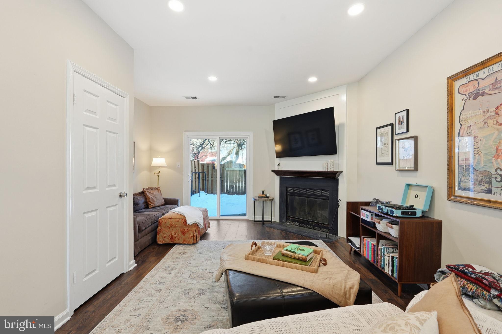 2114 WHISPERWOOD GLEN LANE