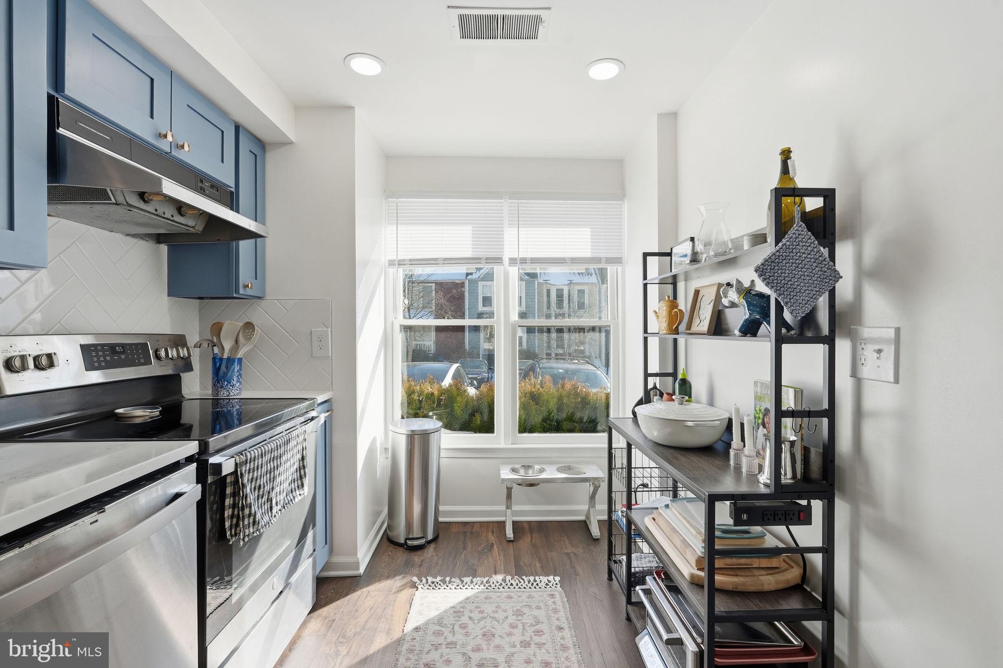 RESTON - Residential