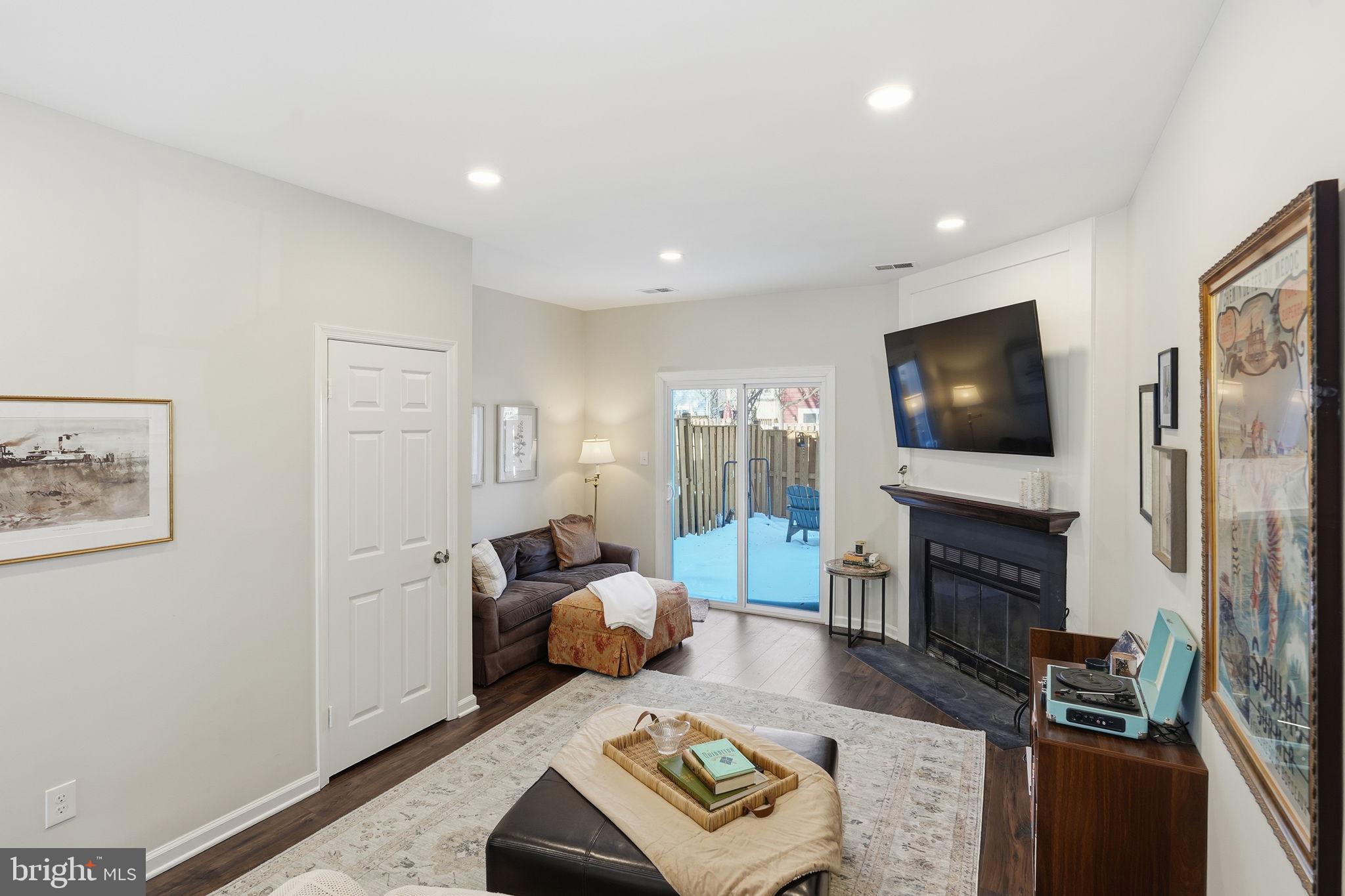 2114 WHISPERWOOD GLEN LANE