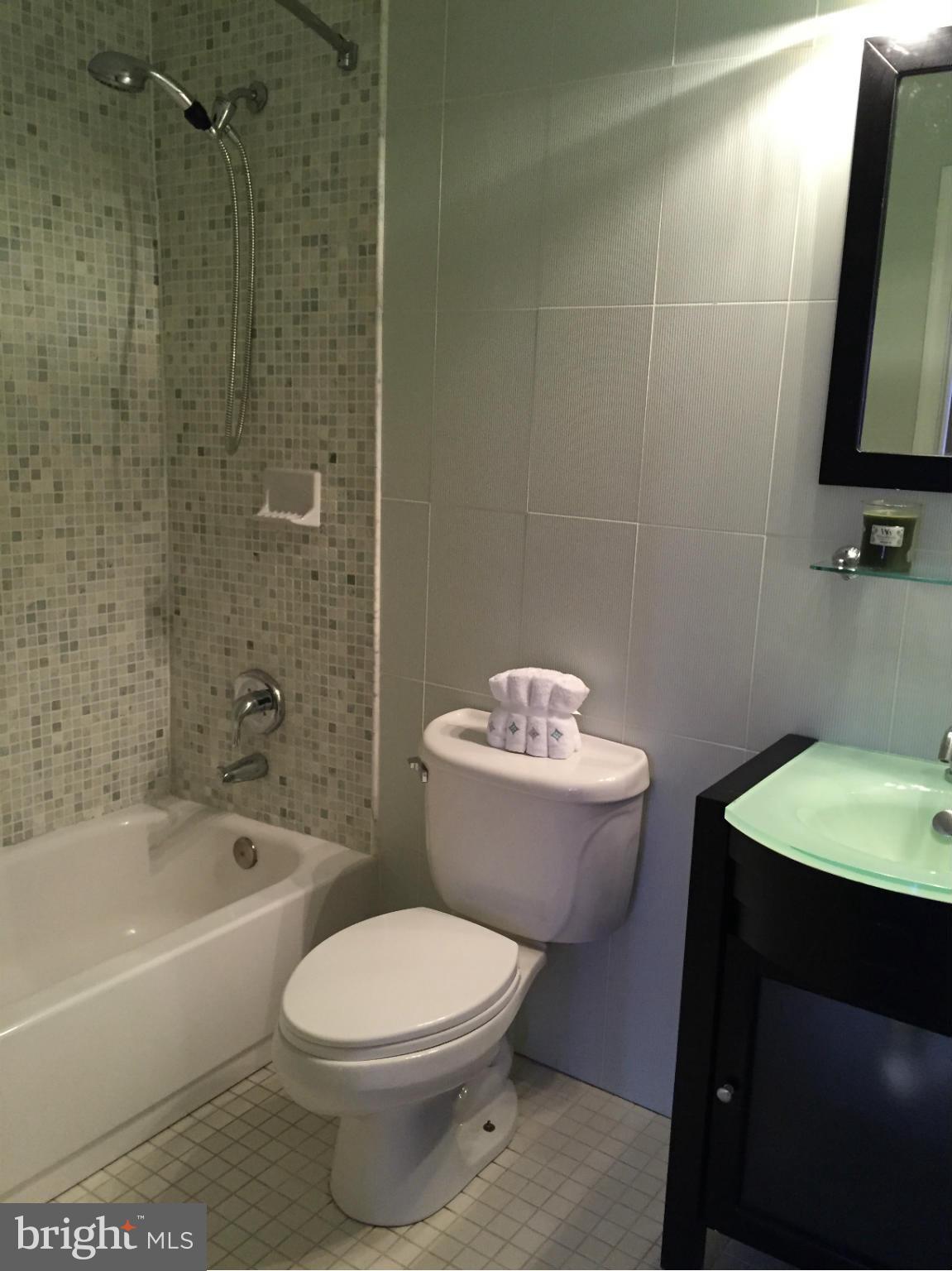 ASHLAWN RIDGE - Residential Lease