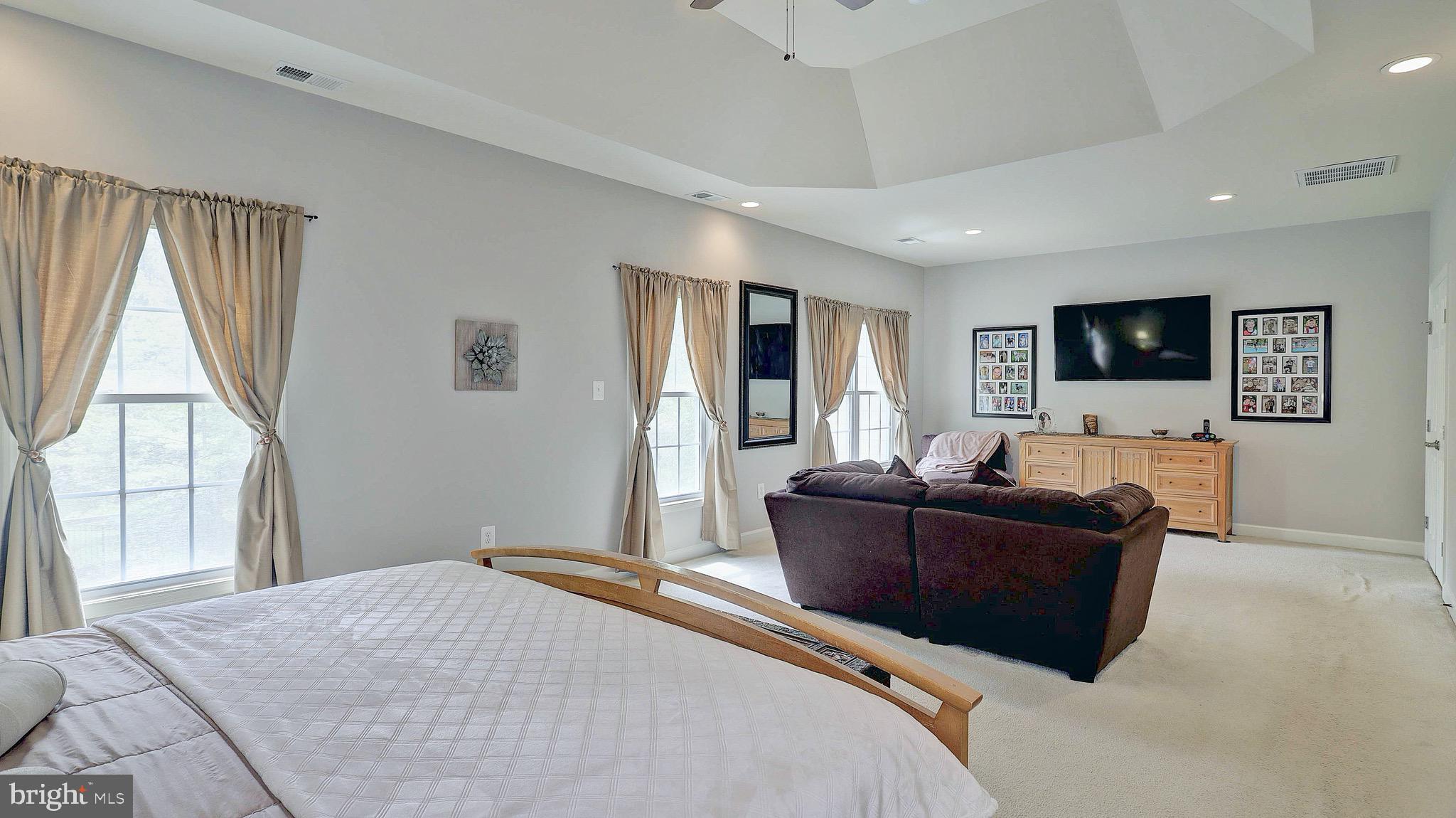 GRASS RIDGE - Residential