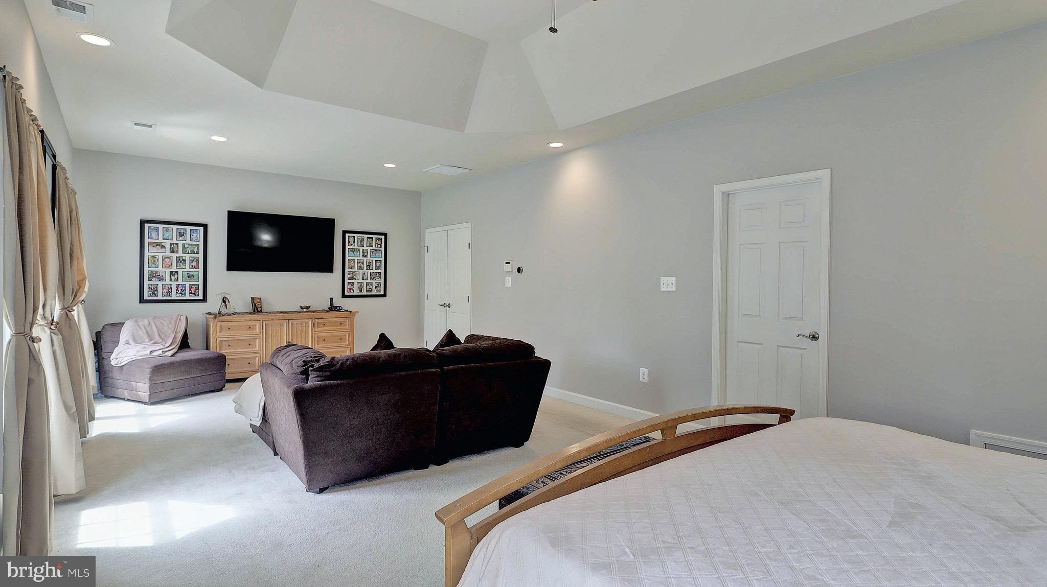 GRASS RIDGE - Residential