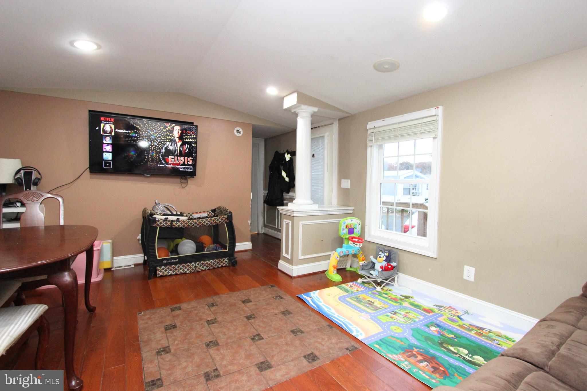 FOXWOOD VILLAGE - Residential