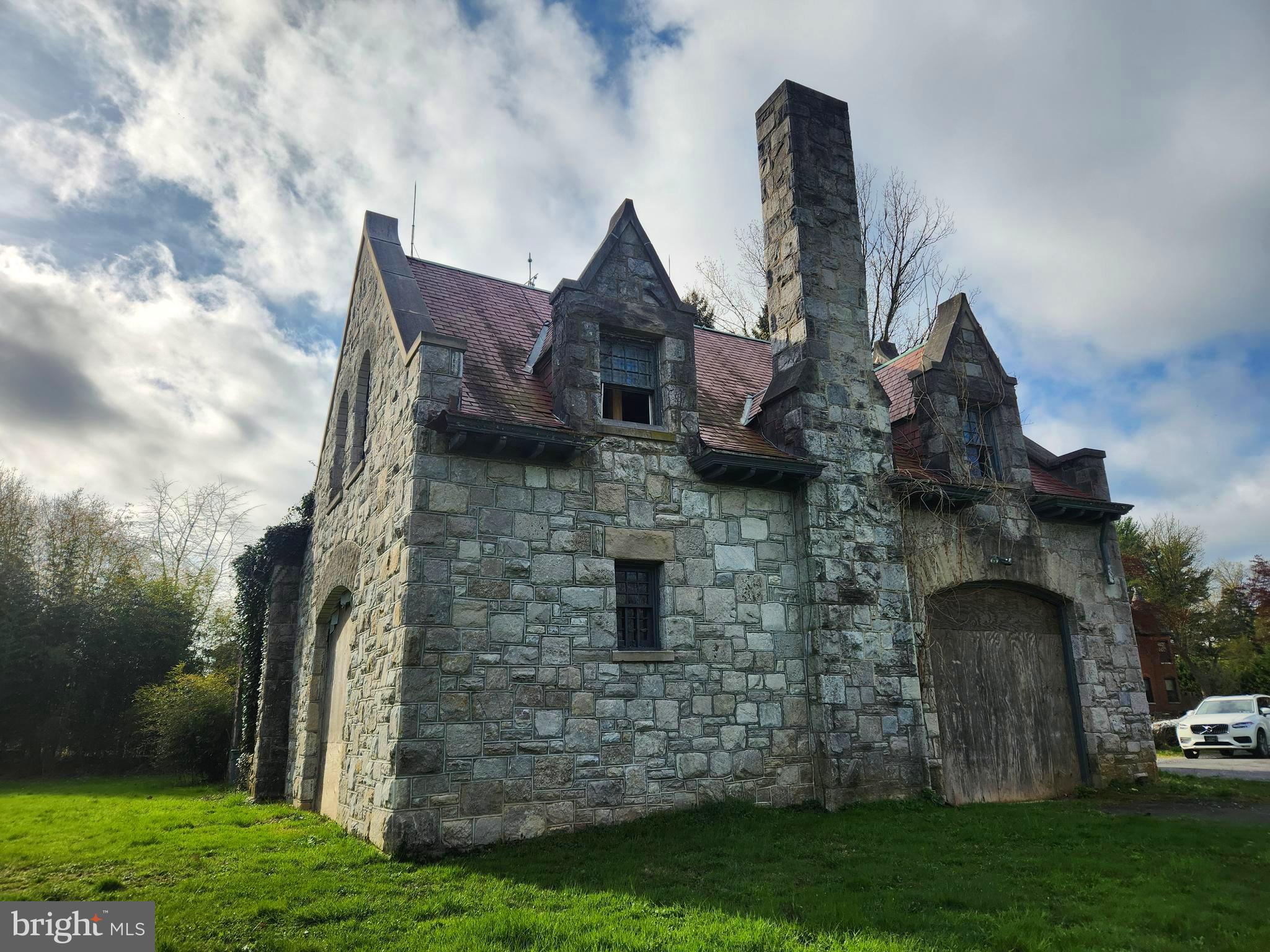 PRESIDENT AVENUE - Residential