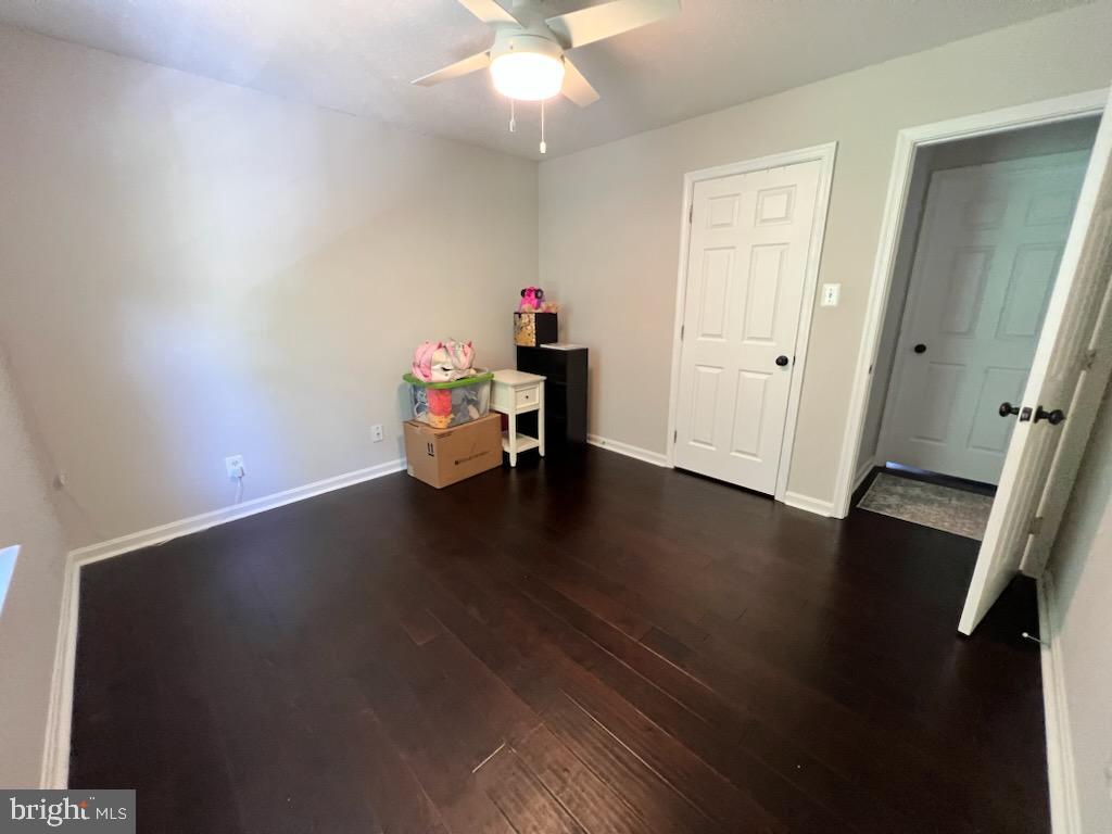 PRESIDENTIAL LAKES - Residential Lease