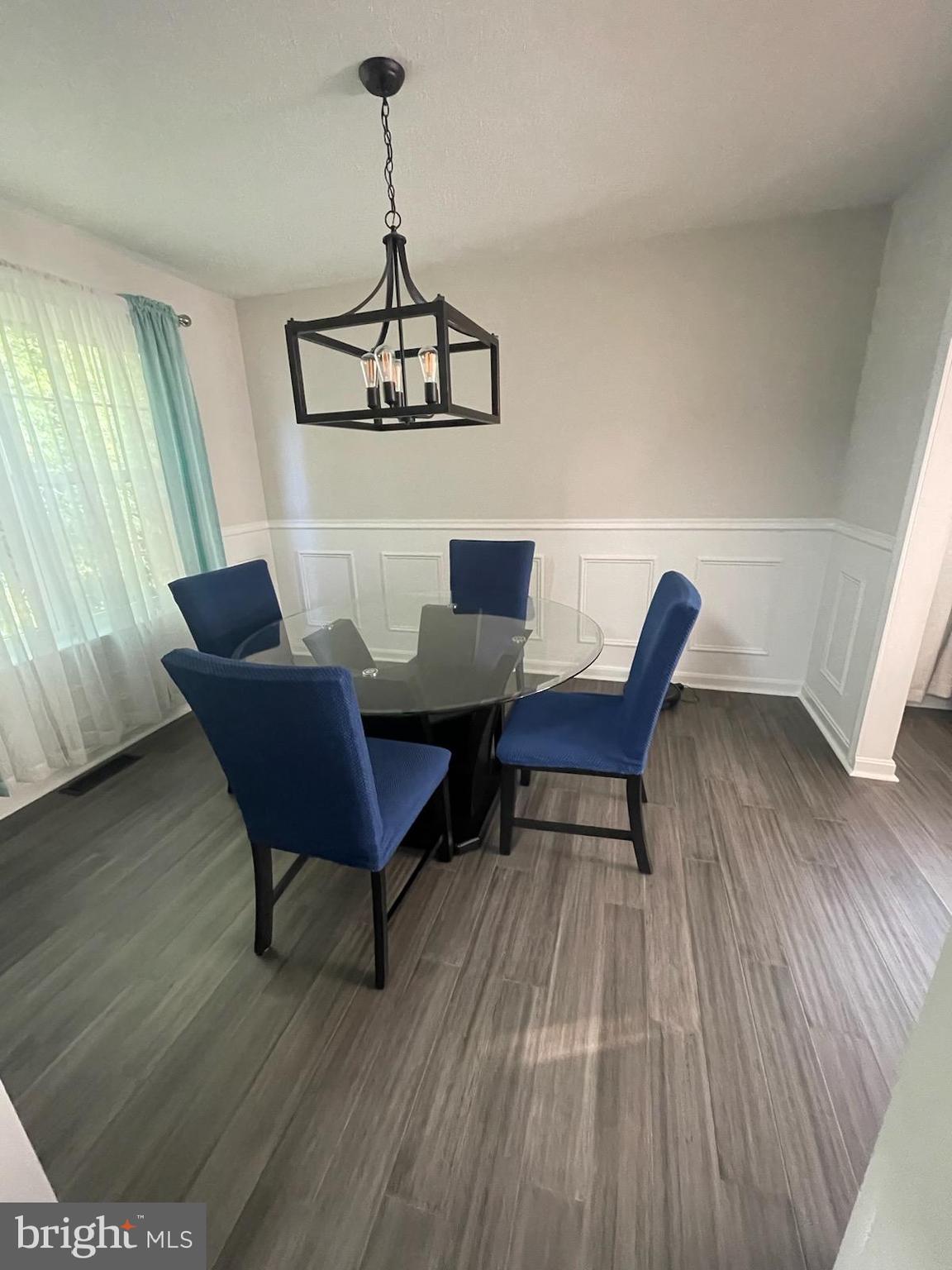 PRESIDENTIAL LAKES - Residential Lease