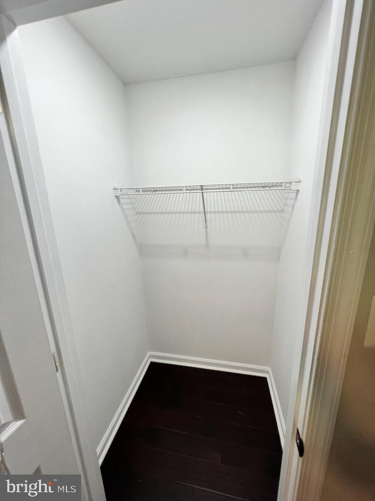 PRESIDENTIAL LAKES - Residential Lease