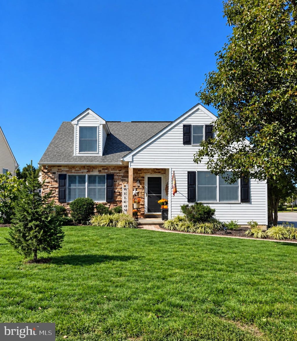 Photo of 137 E 11th Street, PENNSBURG, PA 18073 (MLS # PAMC2196548)