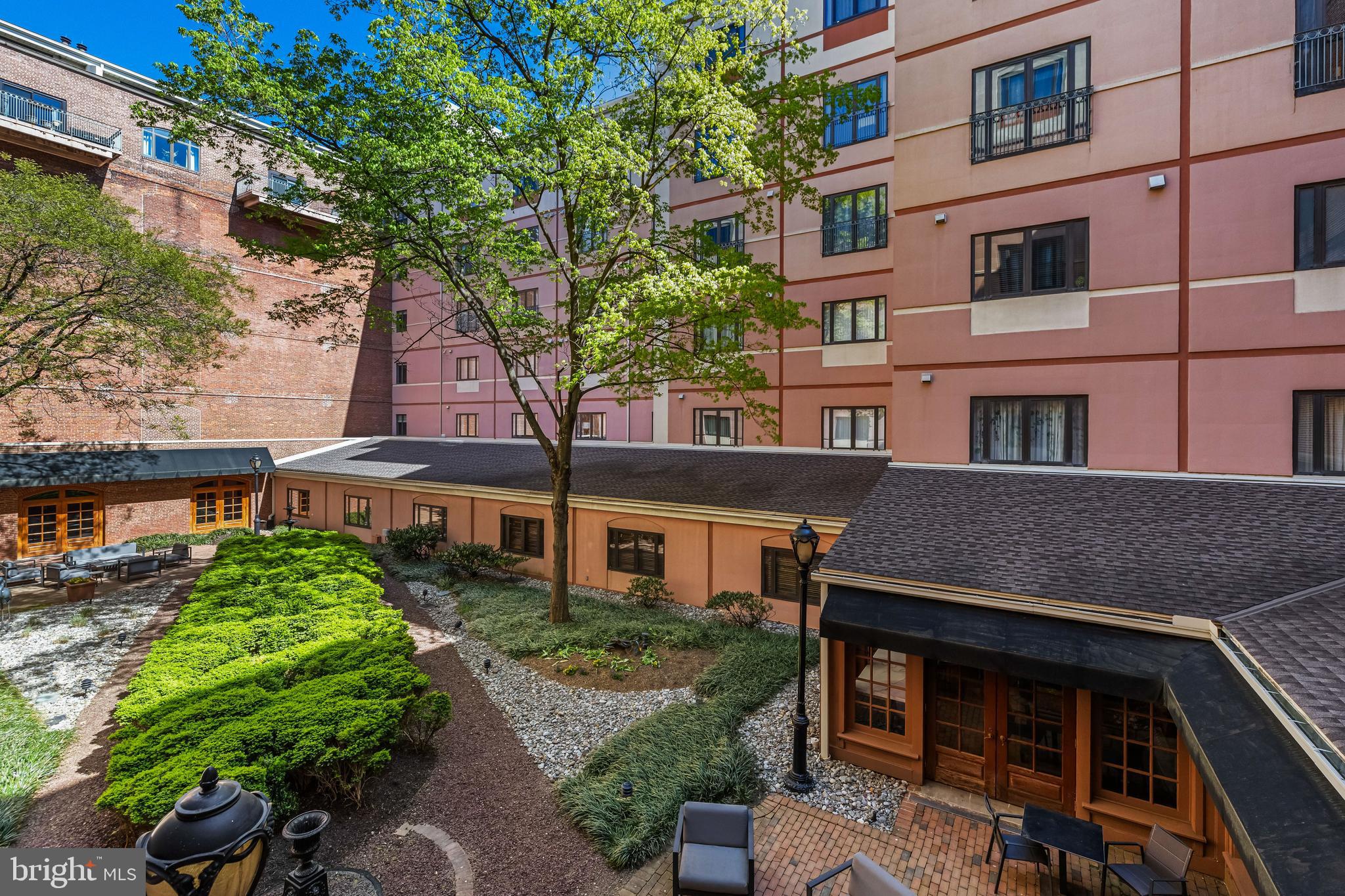 HENDERSON'S WHARF - Residential