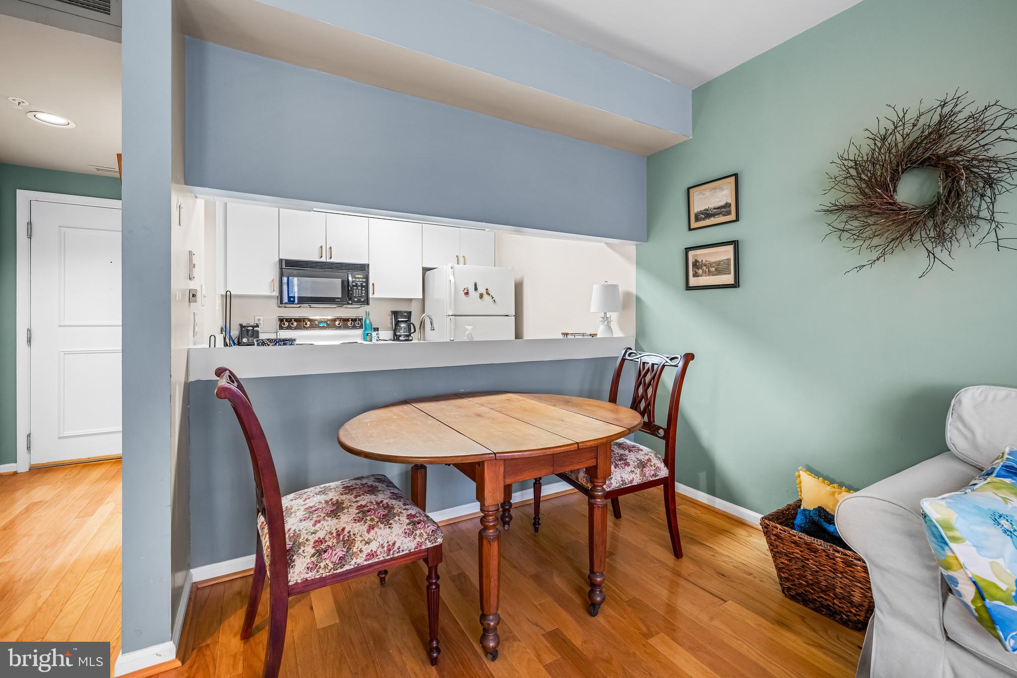 HENDERSON'S WHARF - Residential