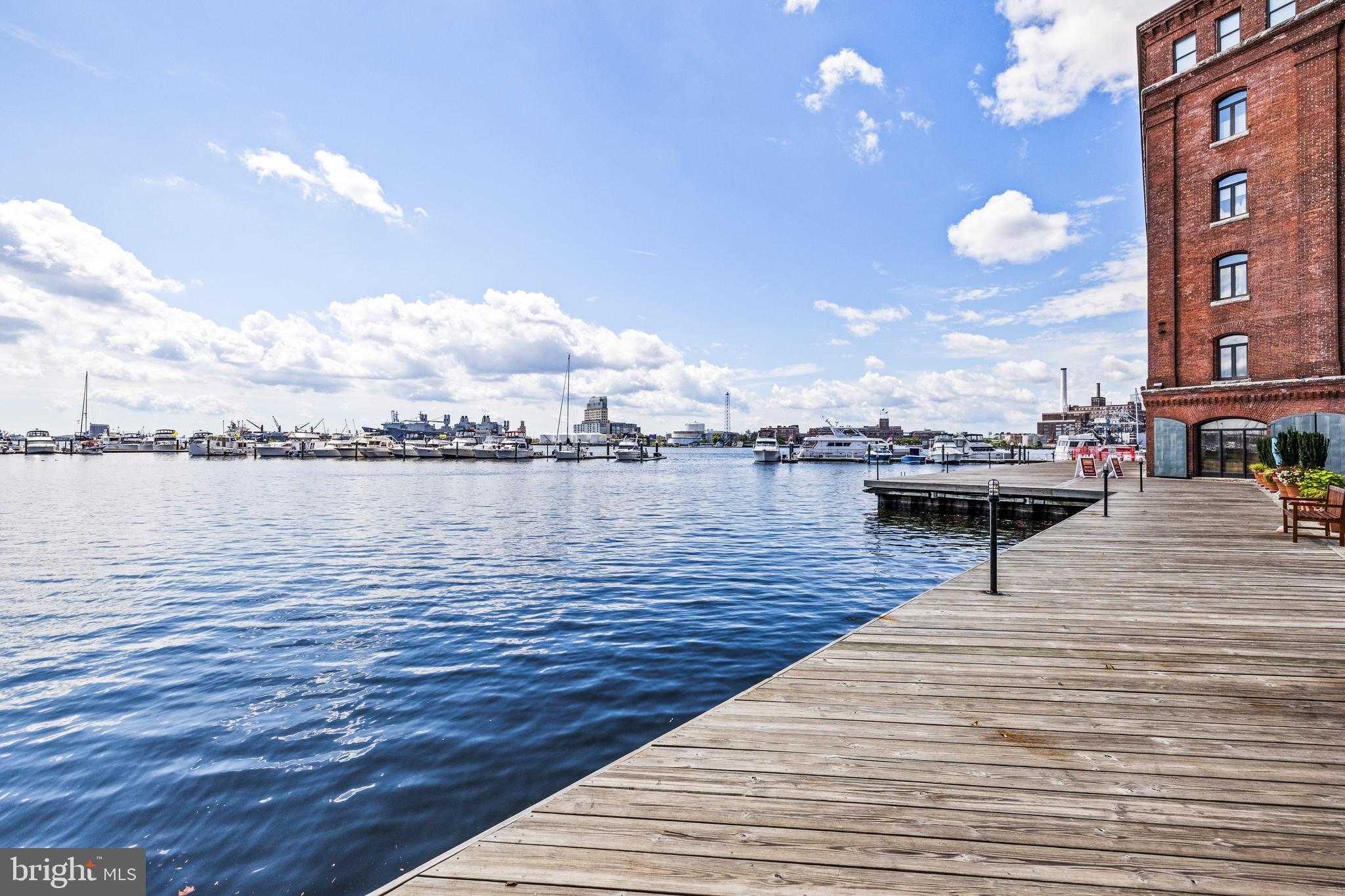 HENDERSON'S WHARF - Residential