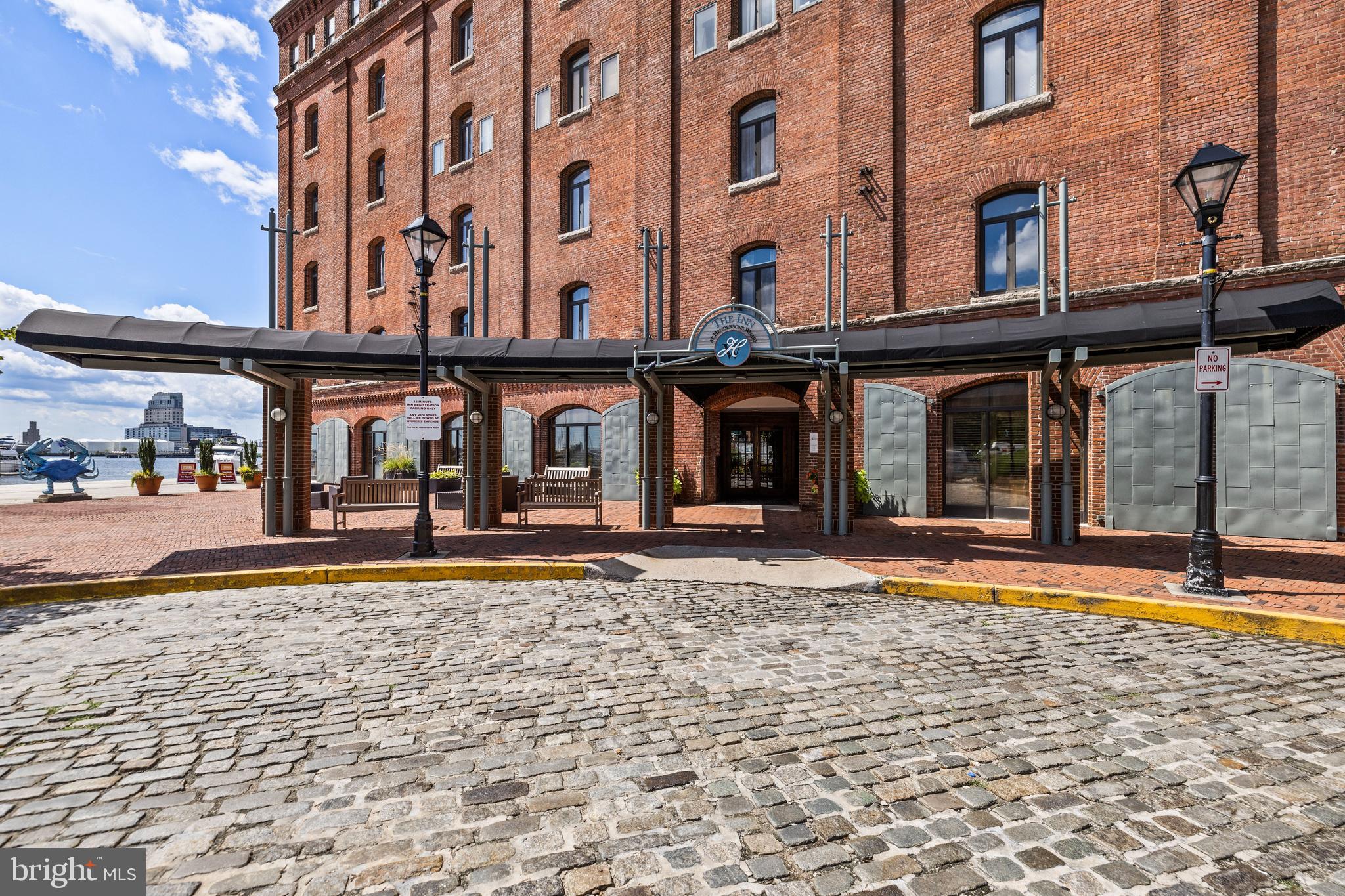 HENDERSON'S WHARF - Residential