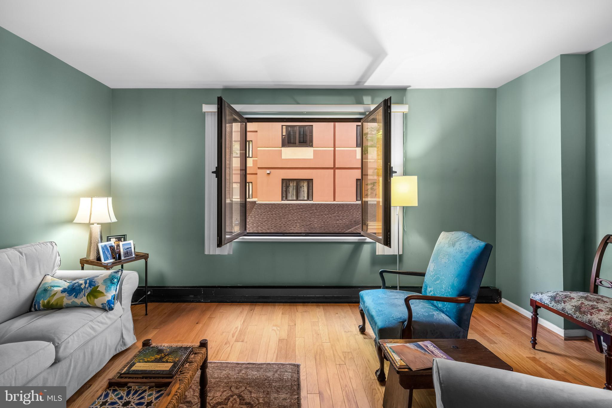 HENDERSON'S WHARF - Residential