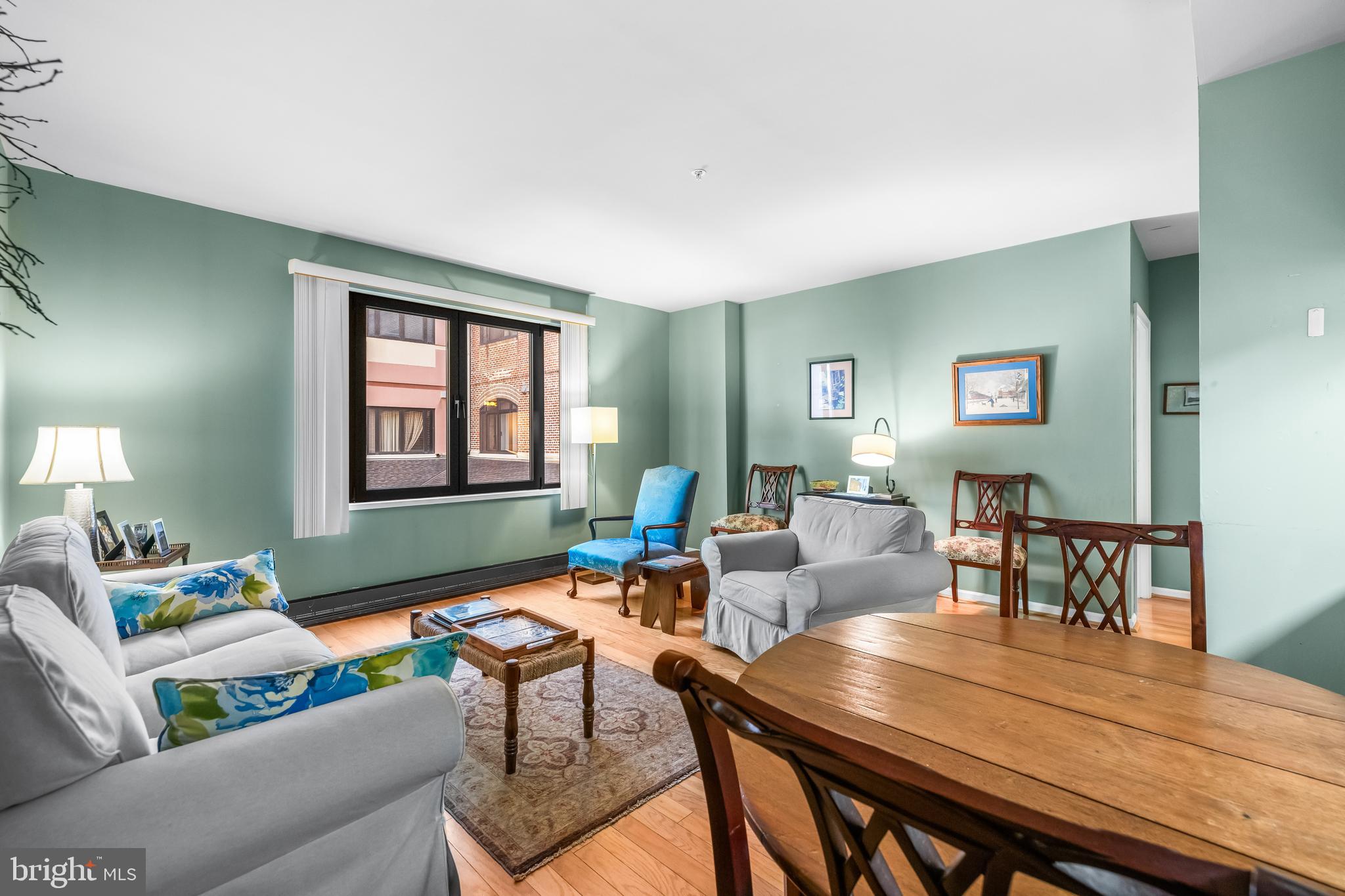 HENDERSON'S WHARF - Residential