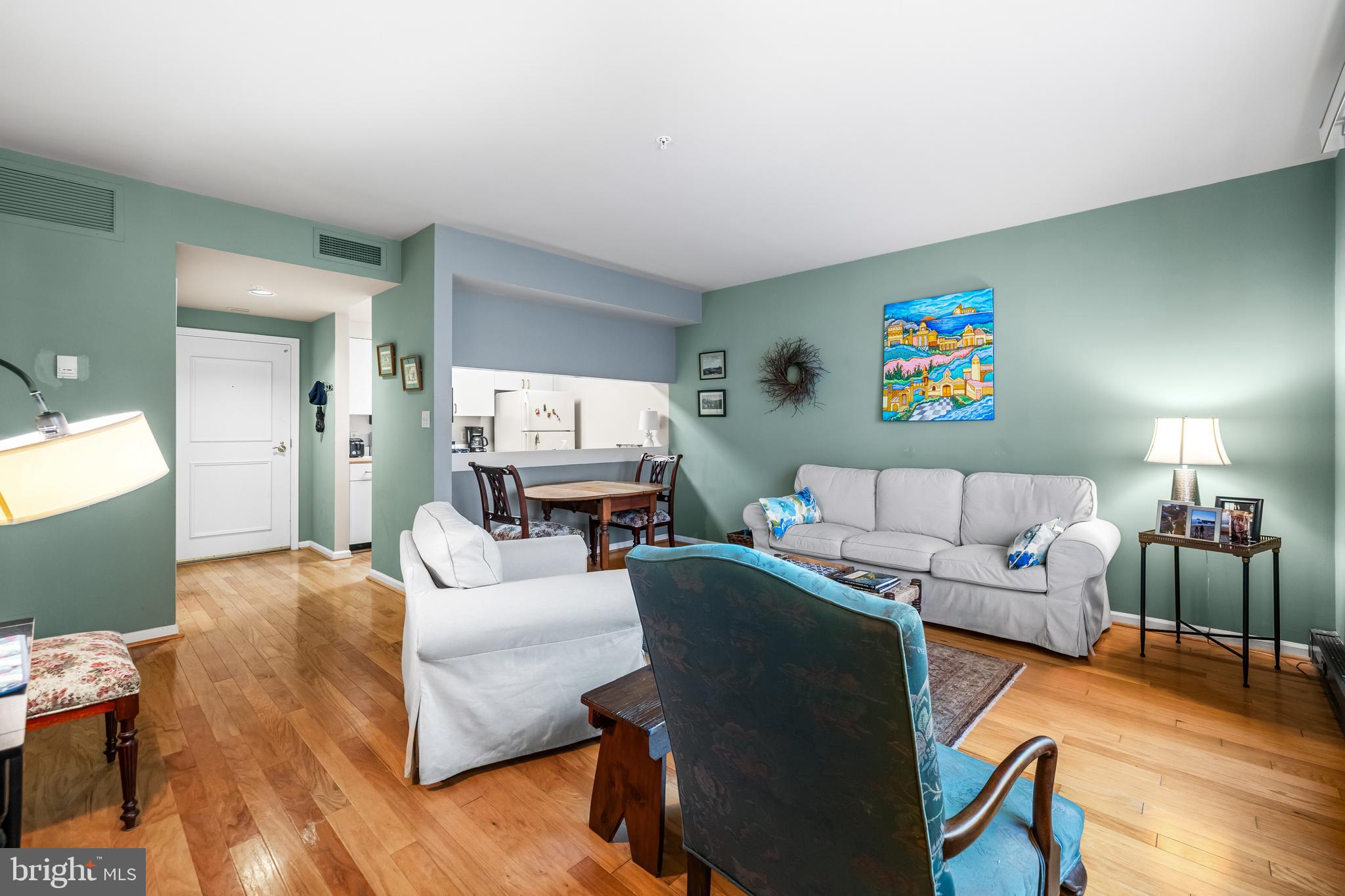 HENDERSON'S WHARF - Residential