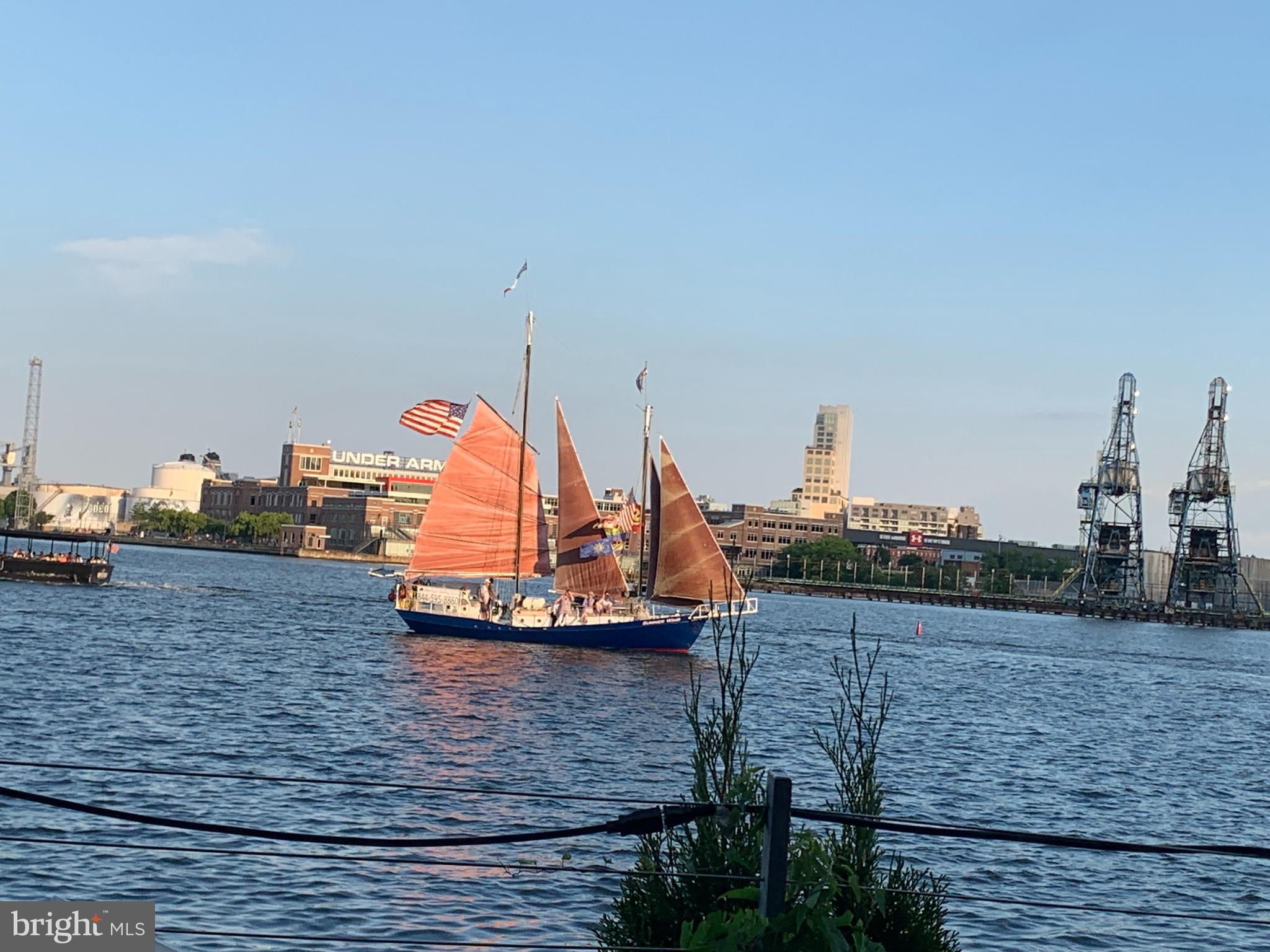 HENDERSON'S WHARF - Residential